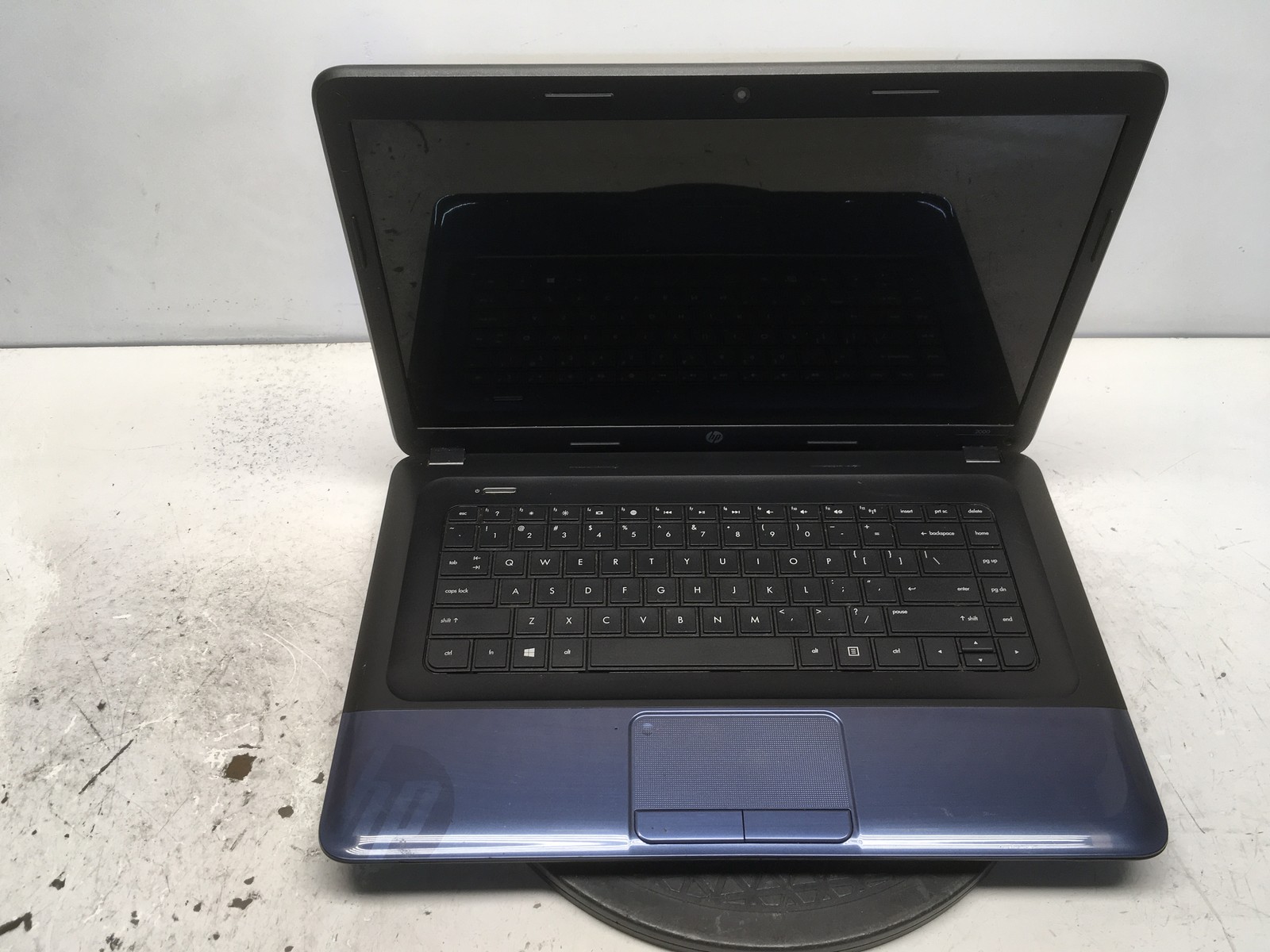 HP 2000-2B19WM AMD E-300 1300MHz 4 GB NO HDD No Batt