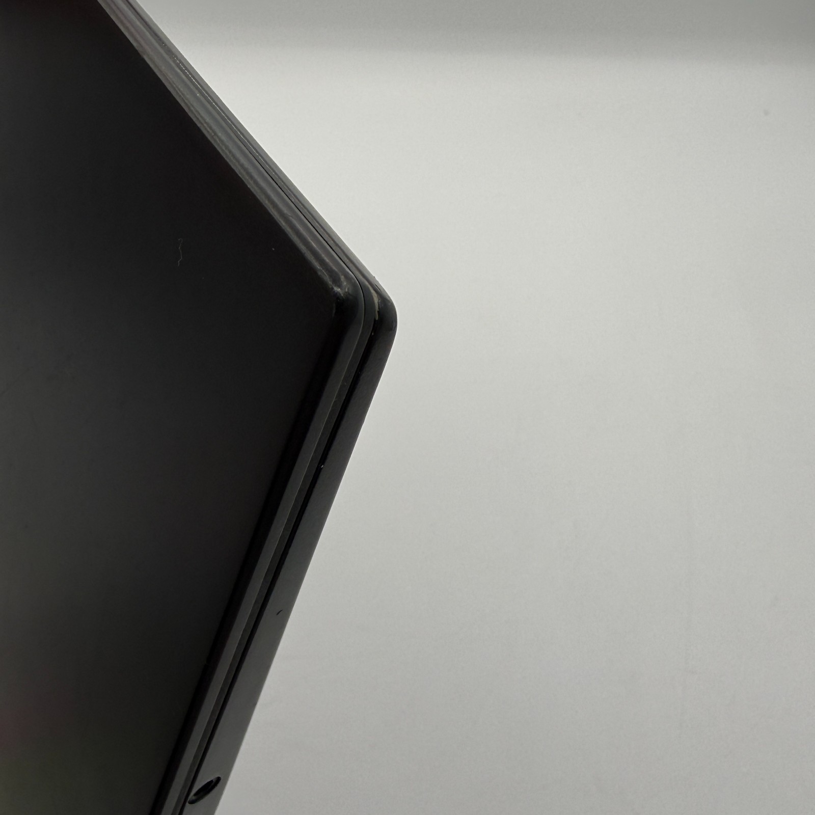 Lenovo ThinkPad T490s 14″ i7-8565U 16GB RAM 256GB SSD Win11 Pro Fingerprin Fair