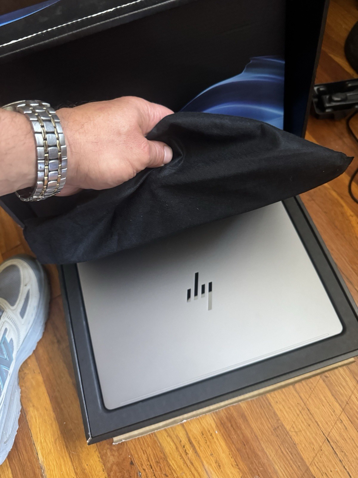 HP ZBook Ultra G1a Next Gen AI Mobile Workstation windows 11 32gb ram 1tb SSD