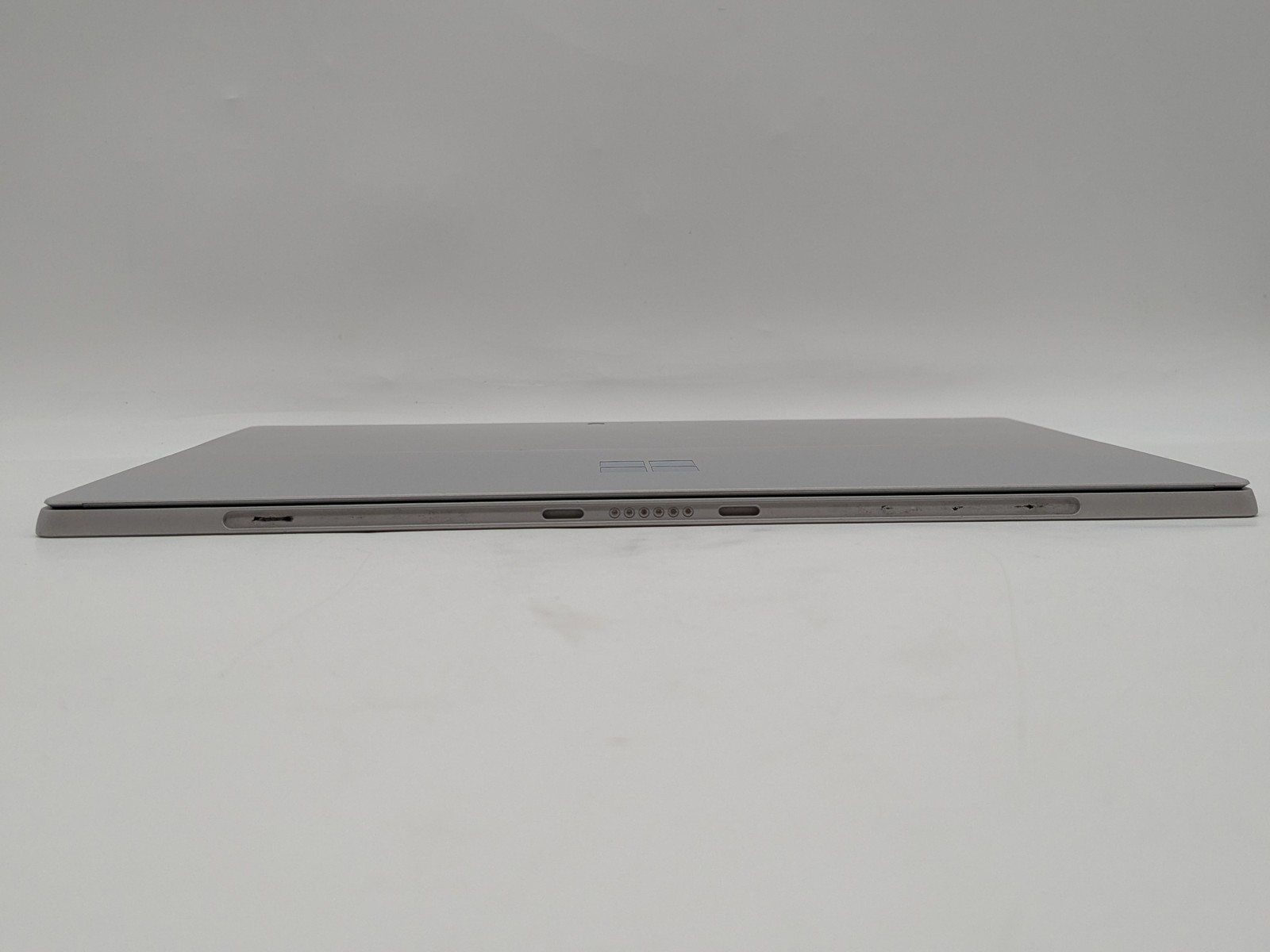 Microsoft Surface Pro 6 2-in-1 12″ 2736 x 1824 I5-8350U 128GB SSD 8GB *READ*