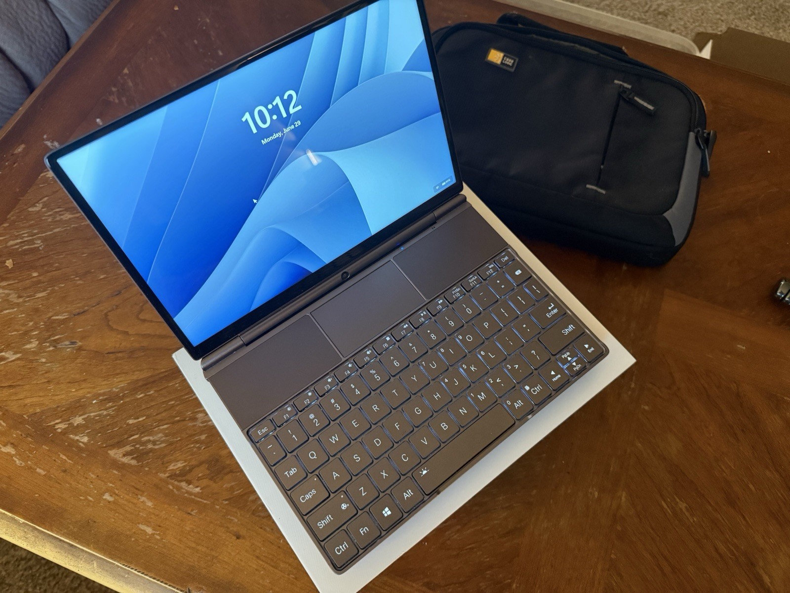 GPD WIN Max 2 2023 Ryzen 7 7840U + 32GB DDR5x-7500 MT/s + 2TB M.2 NVMe + OCuLink