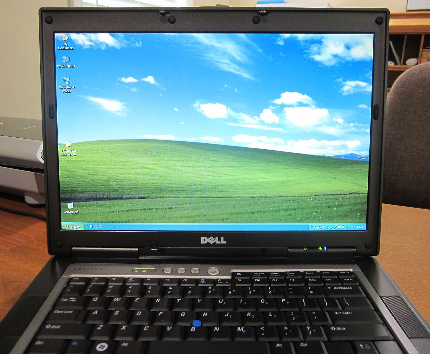 WIN XP Like NOS PRISTINE Dell D830 T9300 4gb 15.4 *NEW SSD* Serial DVDRW BT