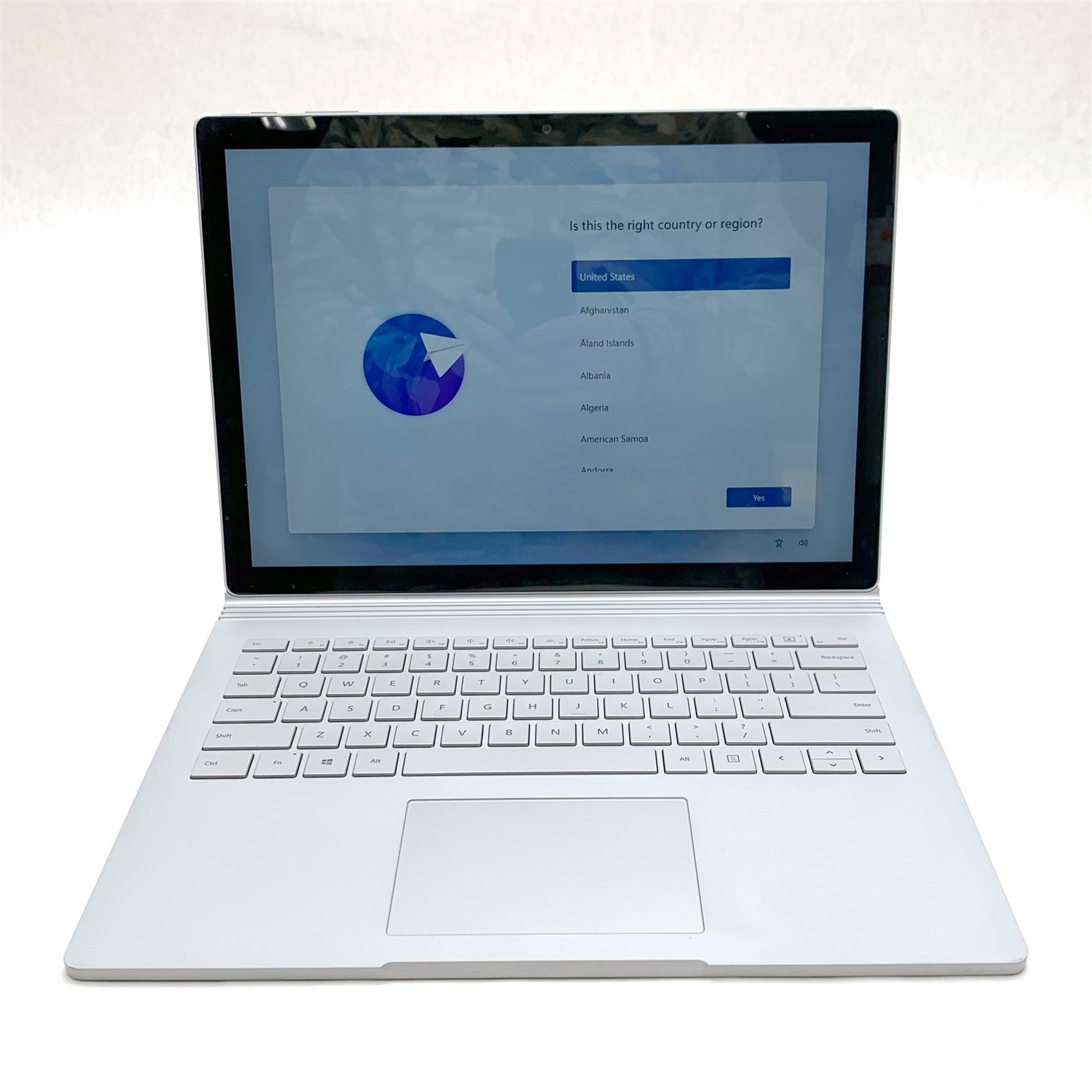 Microsoft Surface Book 2 13.5″ Touch UHD Intel i5-7300U 2.60GHz 8GB 256GB Win 11