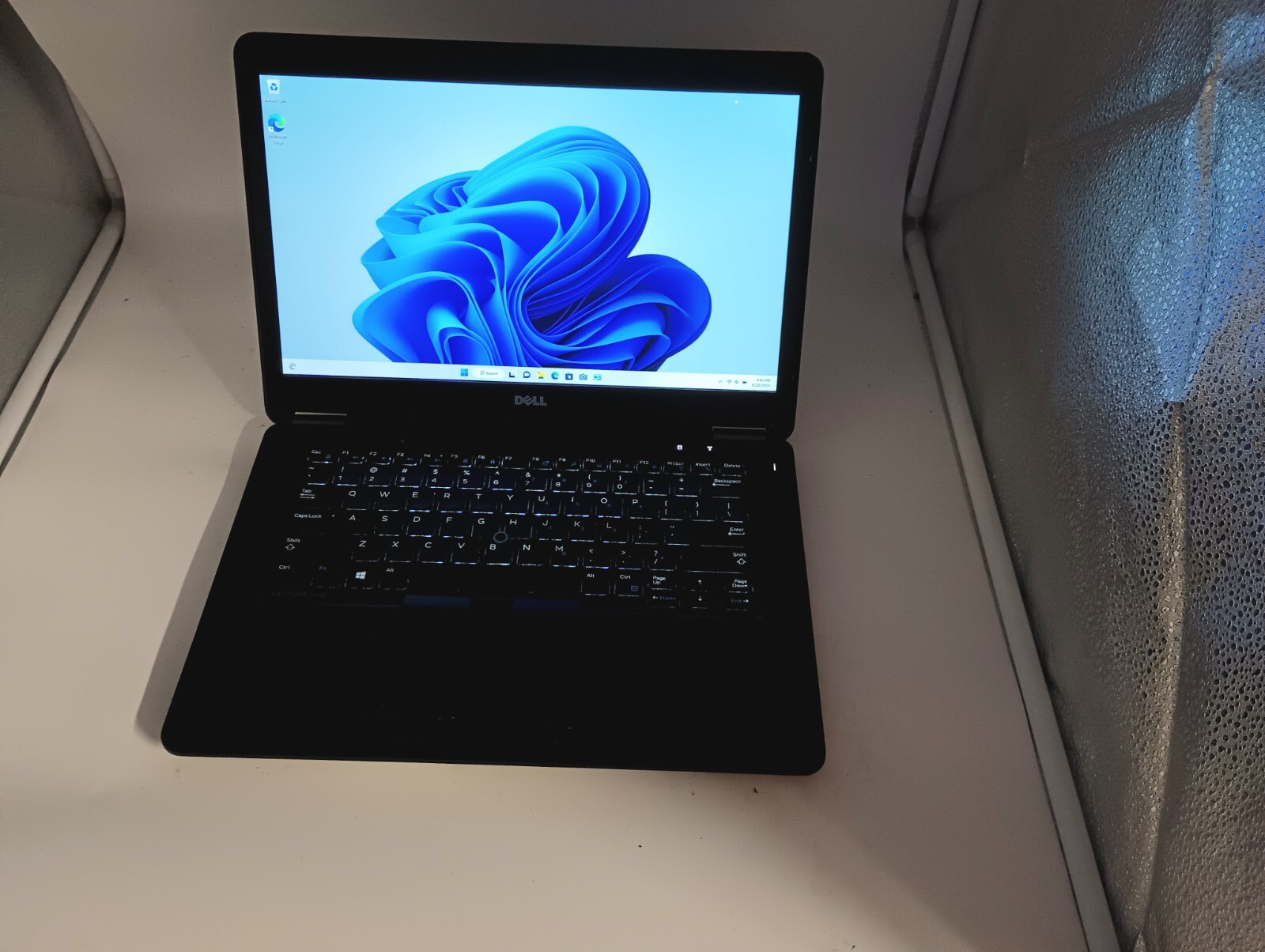 8228 Latitude E7450 w/charger.i5 5th gen.16GB.256GB mSata SSD.14″FHD.