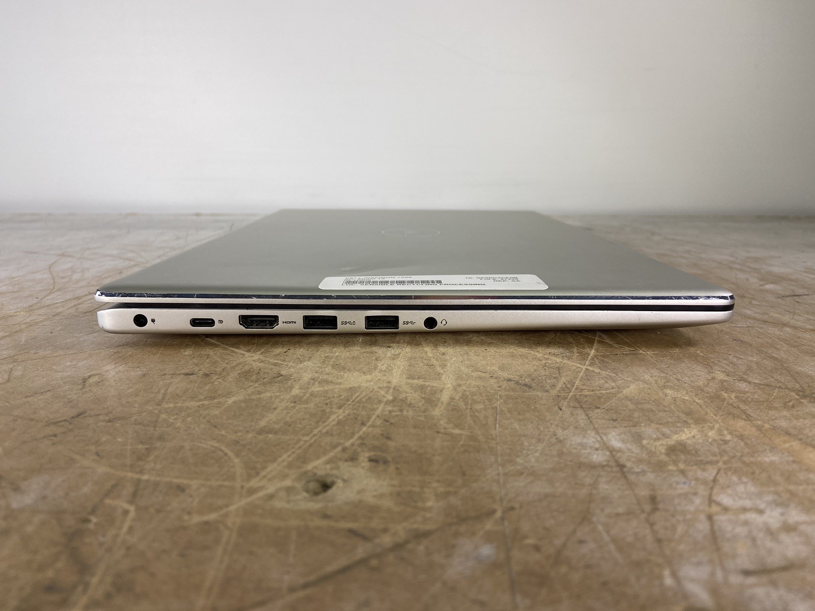 DELL INSPIRON 7580 i7-8565U @ 1.80GHz, 4GB RAM, NO HDD/OS – (FOR PARTS)