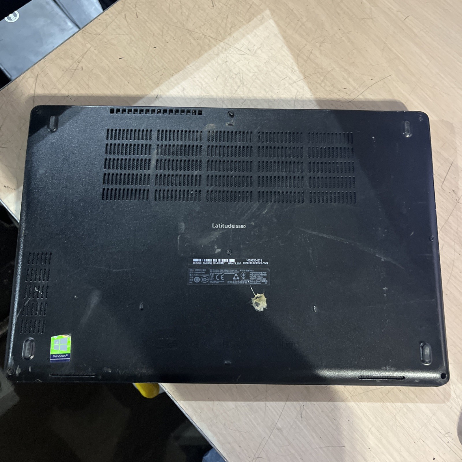 DELL LATITUDE 5580 INTEL CORE I7 7TH GEN 8GB RAM NO HD