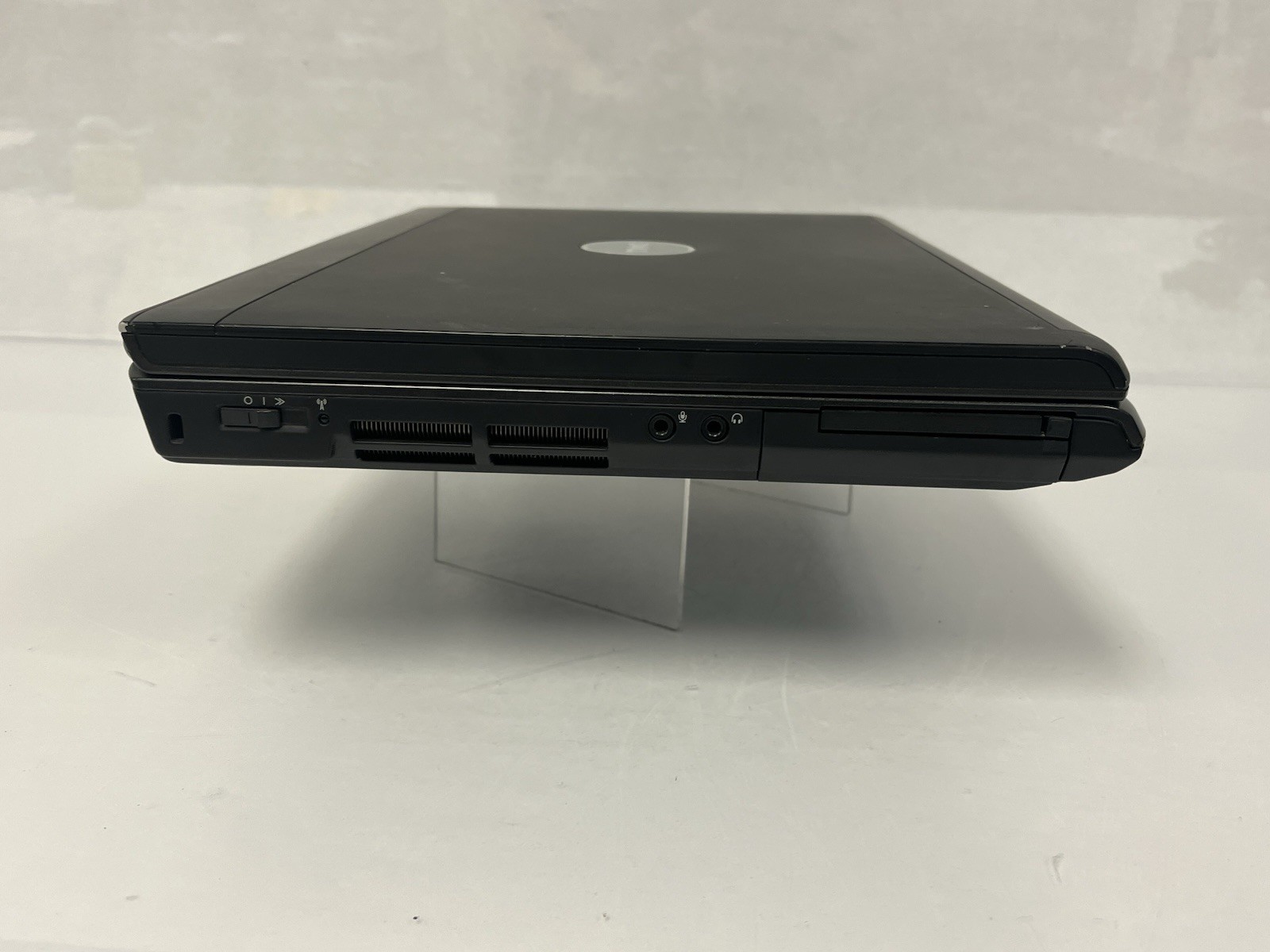 Dell Vostro 1500 15.4″ Glossy Laptop C2D 1.4GHz 2GB NO HDD NO OS