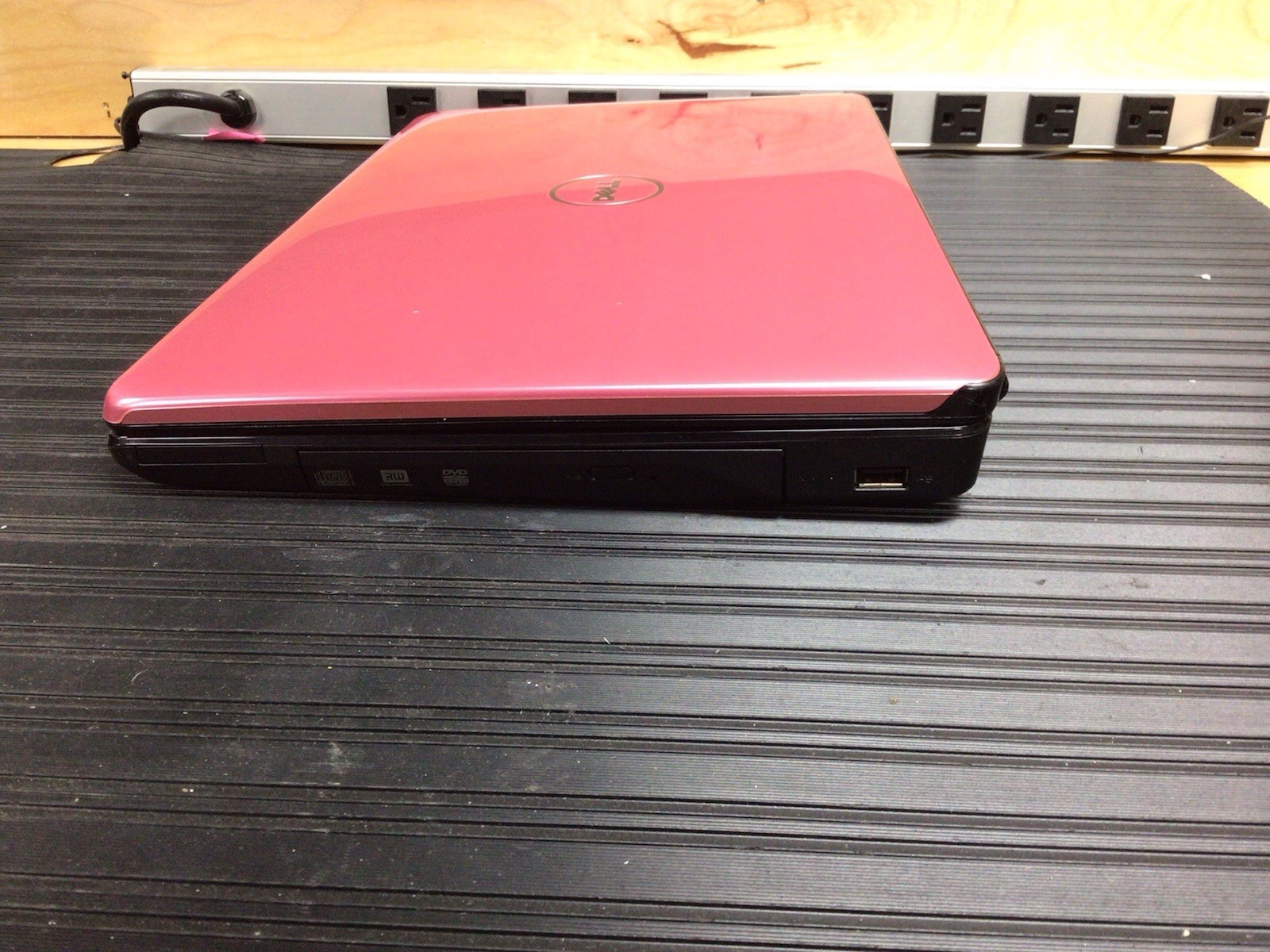 Dell Inspiron 1545 Intel Pentium Dual-Core T4400 2.2GHz 4GB 320GB HDD AS IS