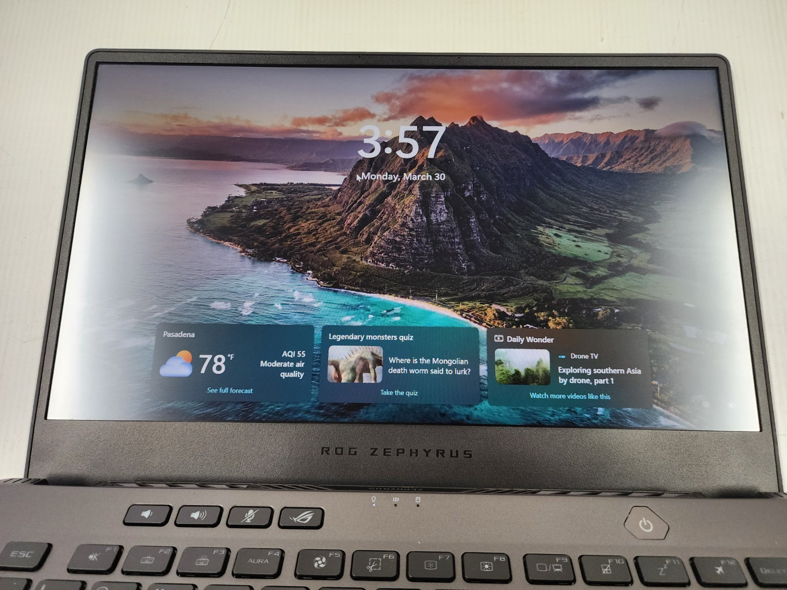 ASUS ROG Zephyrus G14 Laptop 14″ AMD Ryzen 7, 512GB SSD, 24GB RAM w/ Charger