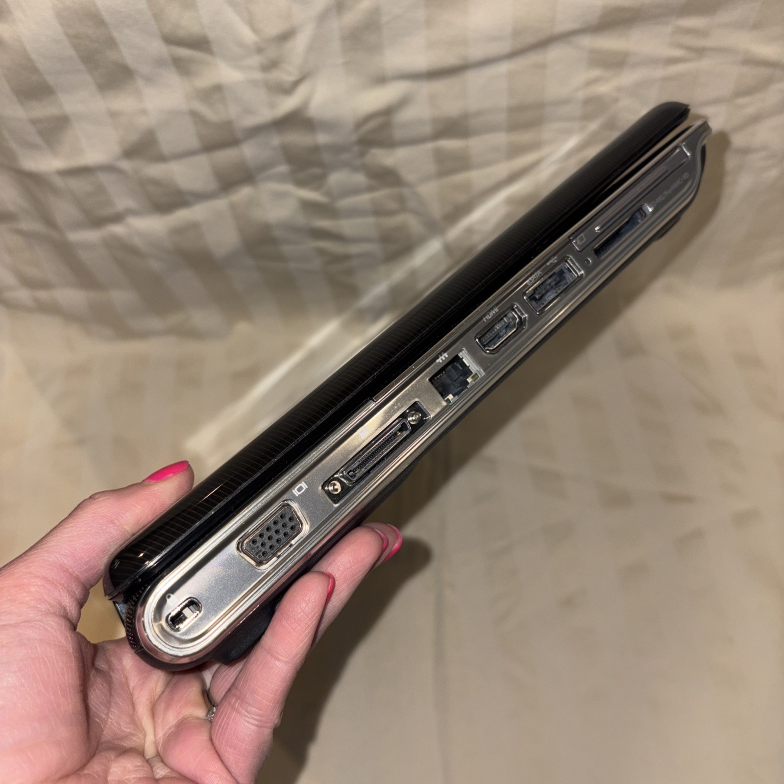HP Pavilion DV4T-1400 14″ Notebook – Dual Core T4200 2.0 GHz, 4 GB, no hdd