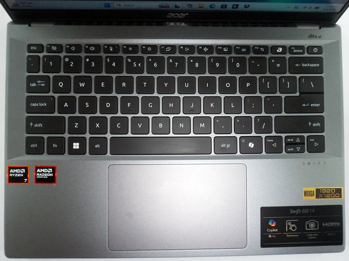 Acer Swift Go 14 SFG14-63T Touch FHD+ AMD Ryzen 7 8845HS 3.8GHz 16GB RAM 1TB SSD