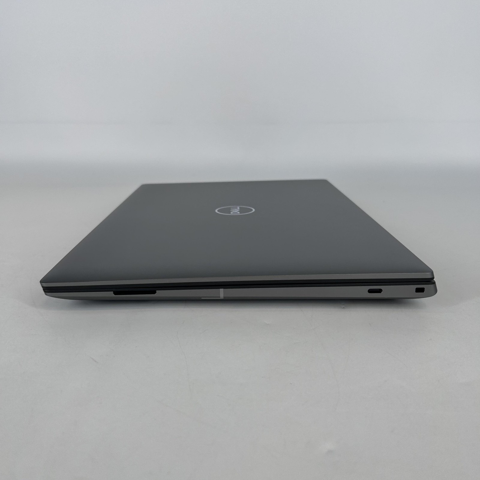 Dell Precision 5690 16 Gray FHD+ 2.5 GHz Ultra 9 185H 64GB 1TB SSD Excellent