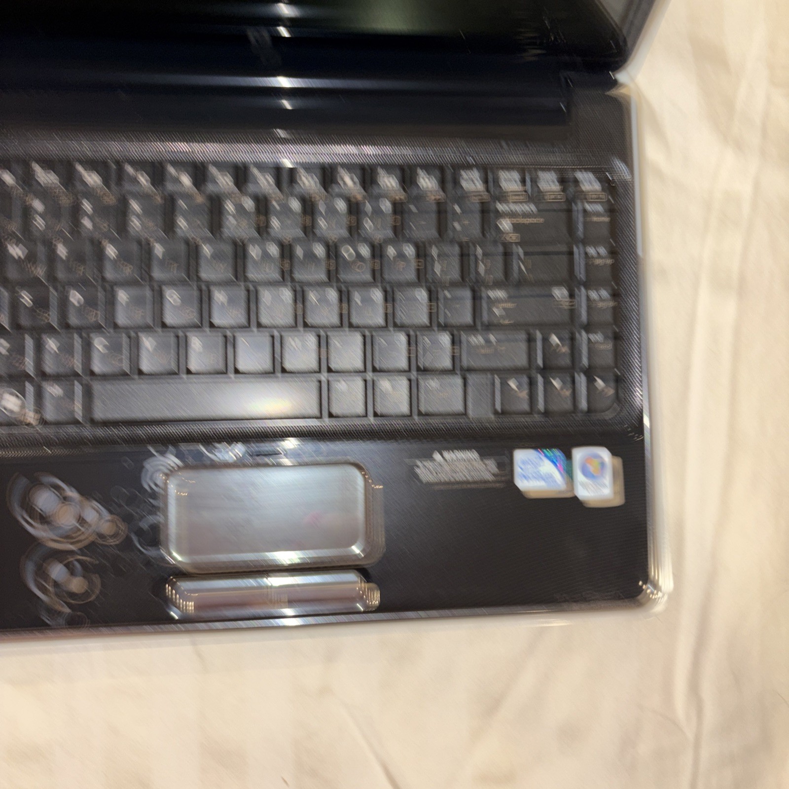 HP Pavilion DV4T-1400 14″ Notebook – Dual Core T4200 2.0 GHz, 4 GB, no hdd