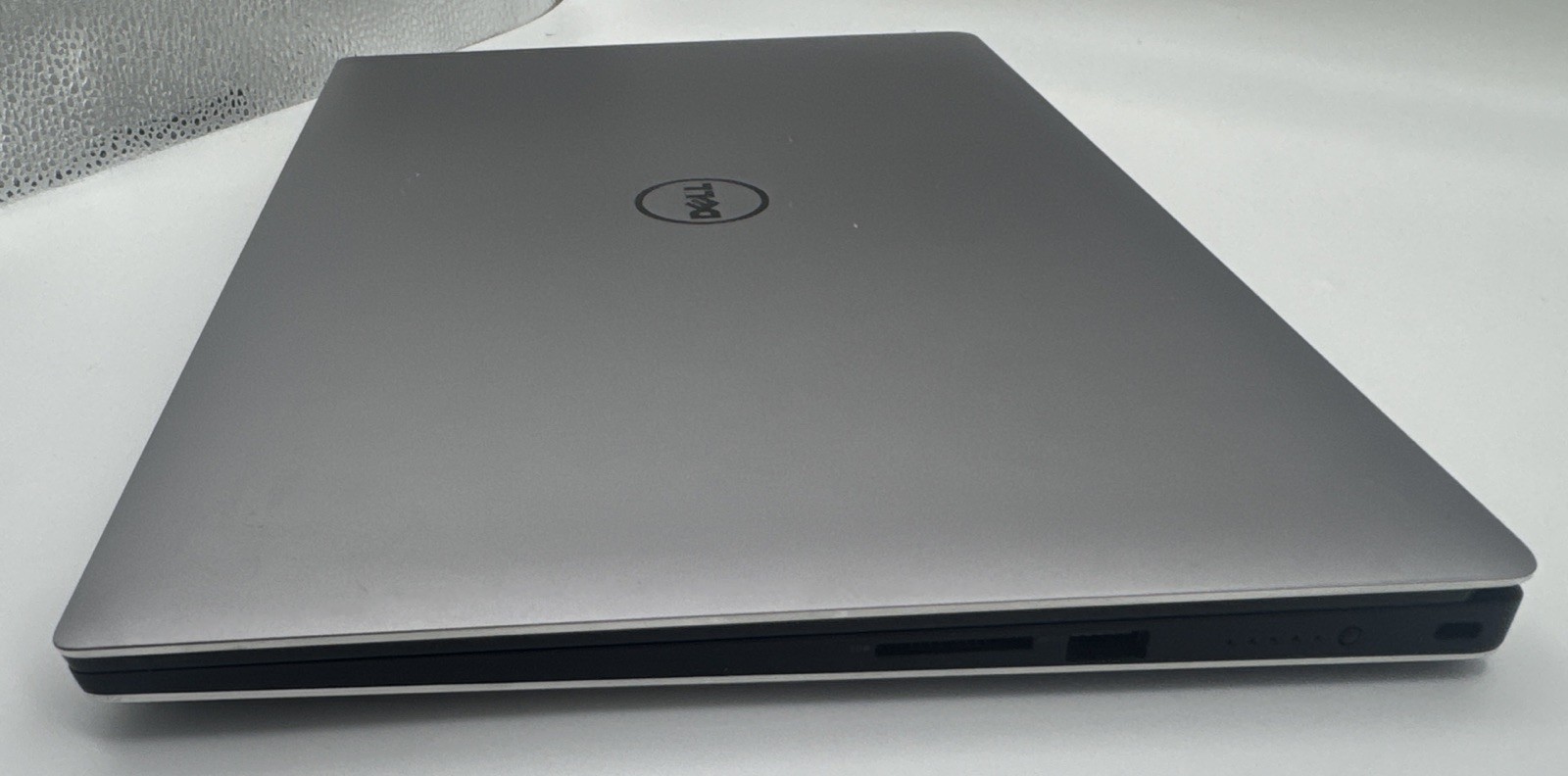 DELL PRECISION 5520 | XEON E-1505M V6 | 1TB 32GB | Win 11Pro-Excellent Battery!
