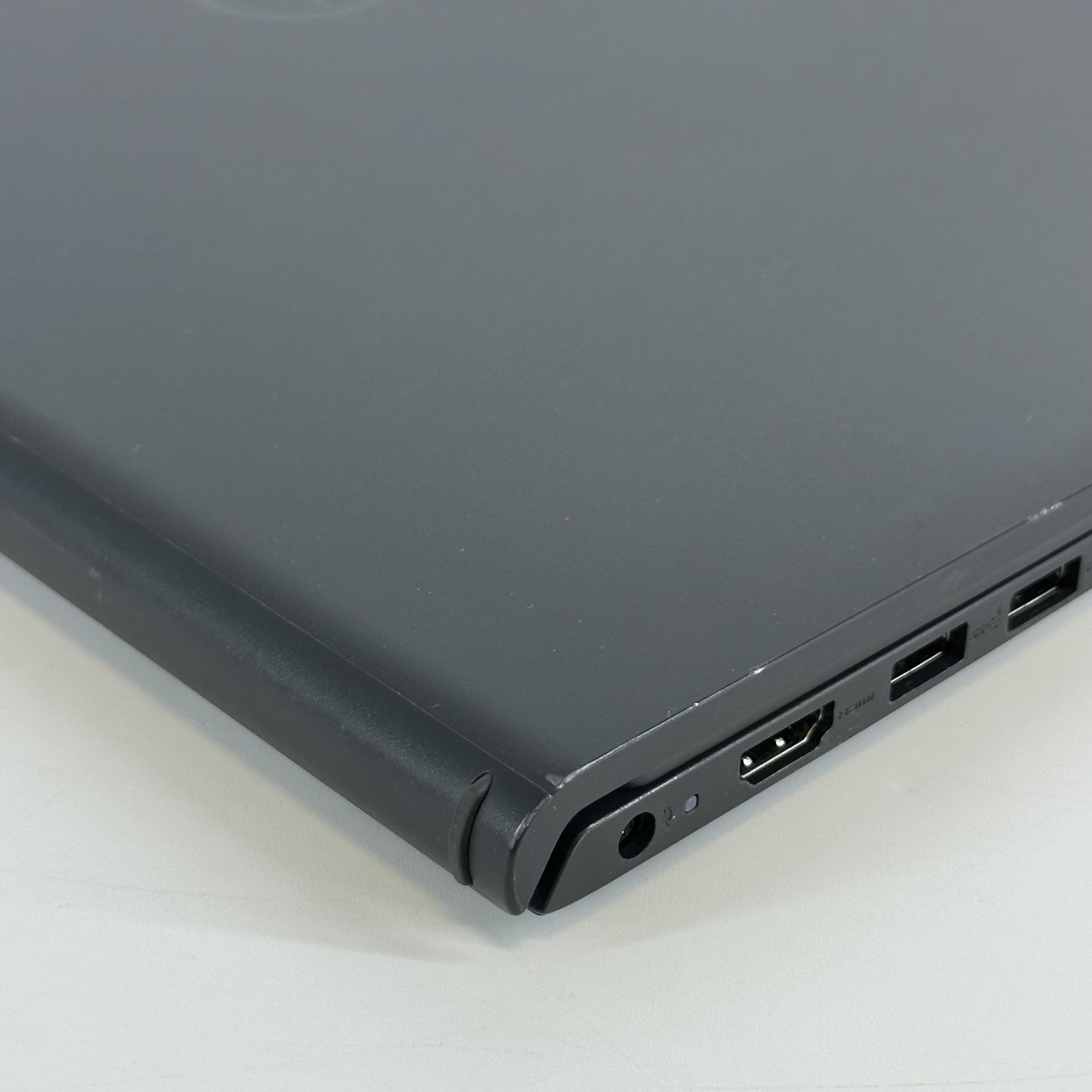 Dell Inspiron 3520 15.6 2022 Black FHD 1.7 GHz i7-1255U 16GB 1TB SSD Good