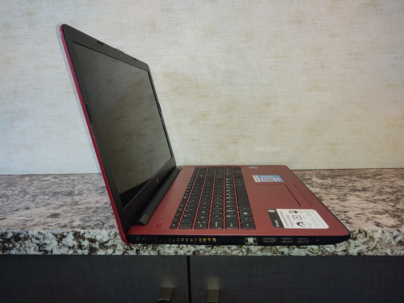 Great laptop for school, work or retro gaming HP Laptop 15-BS134WM 15.6″