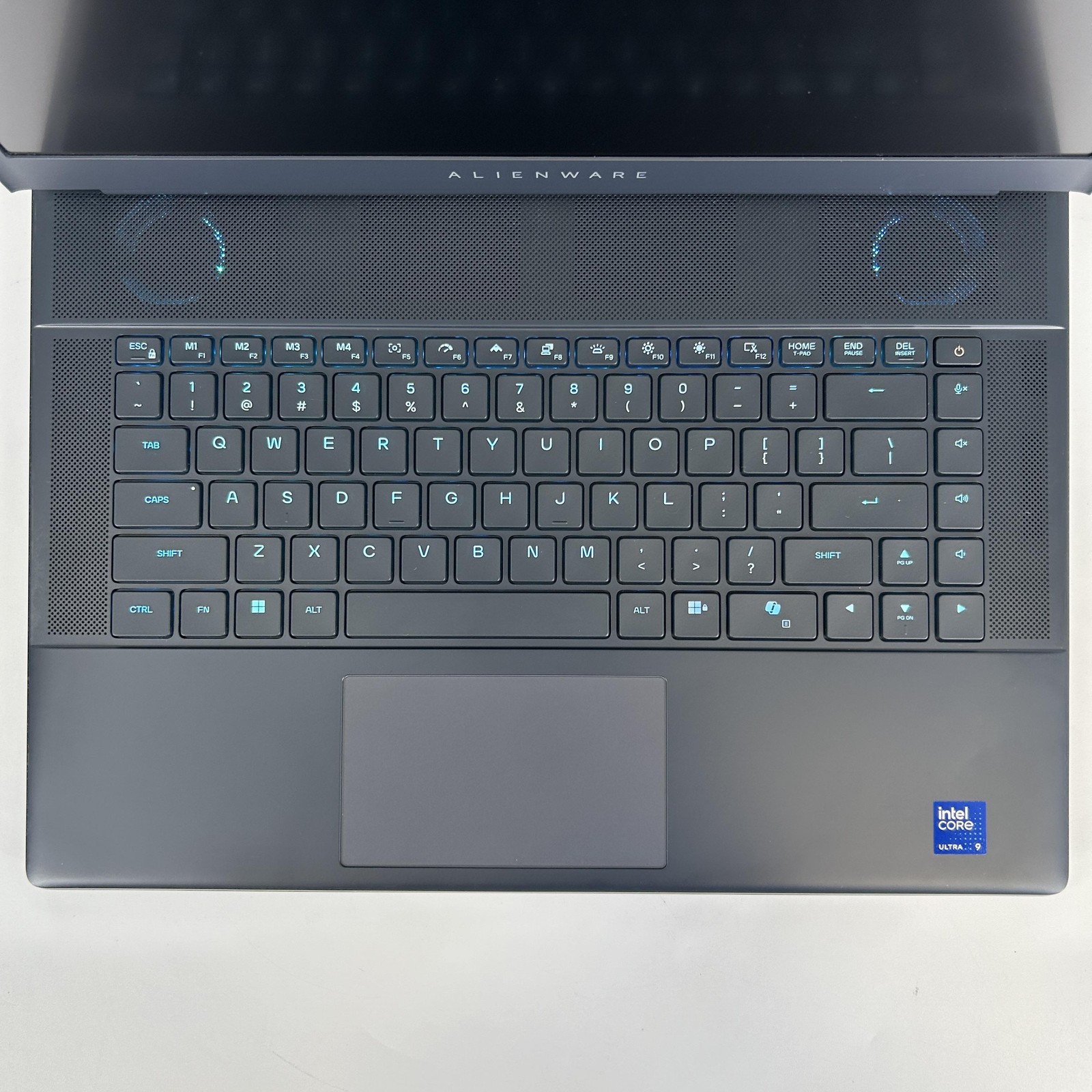 Dell Alienware 16 Area-51 240Hz QHD+ 2.7 GHz Ultra 9 275HX 32GB 1TB SSD RTX 5080