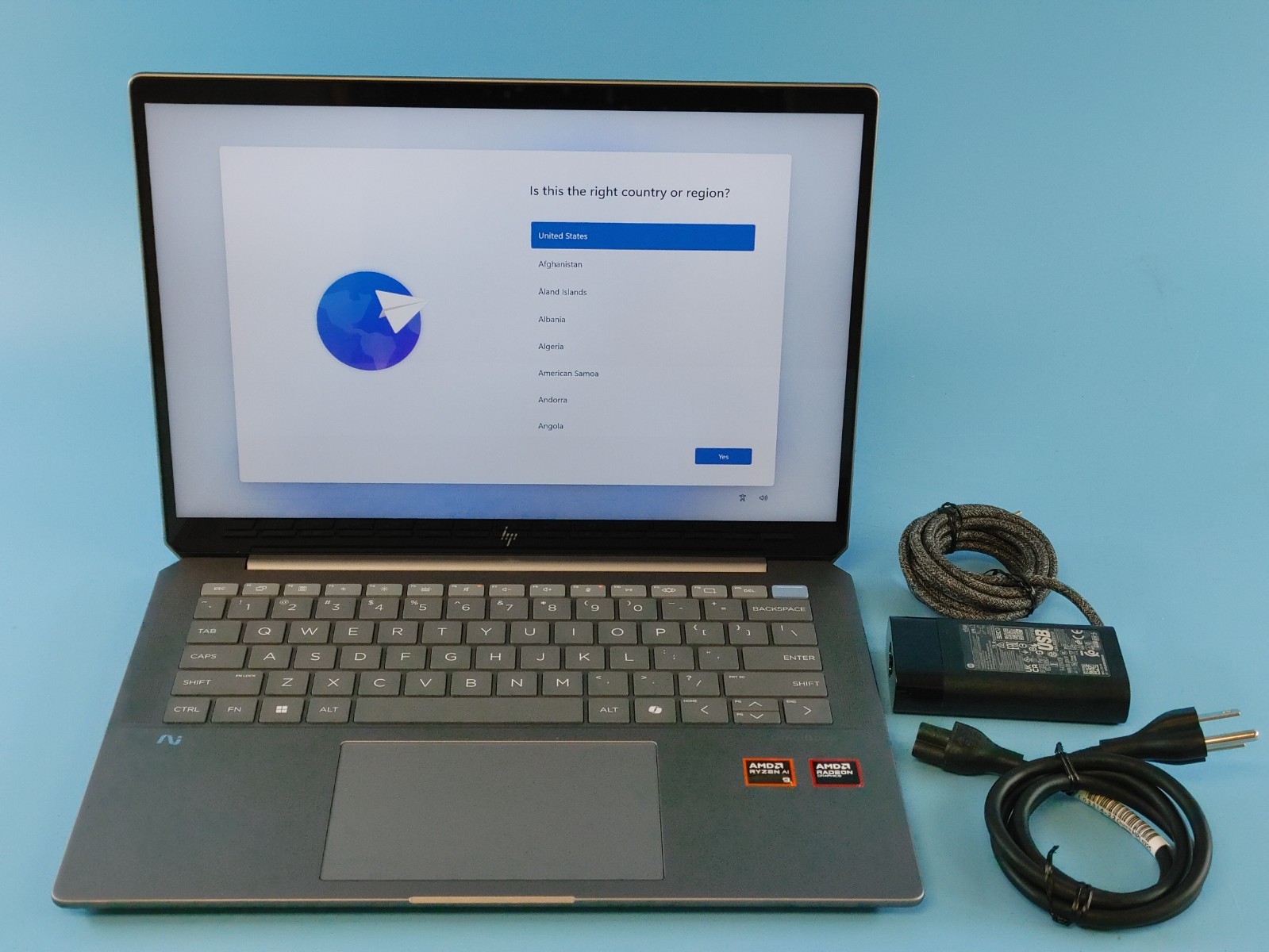 HP OmniBook Ultra Laptop 14-FD0013DX AMD Ryzen AI9 365 32GB RAM 1TB SSD