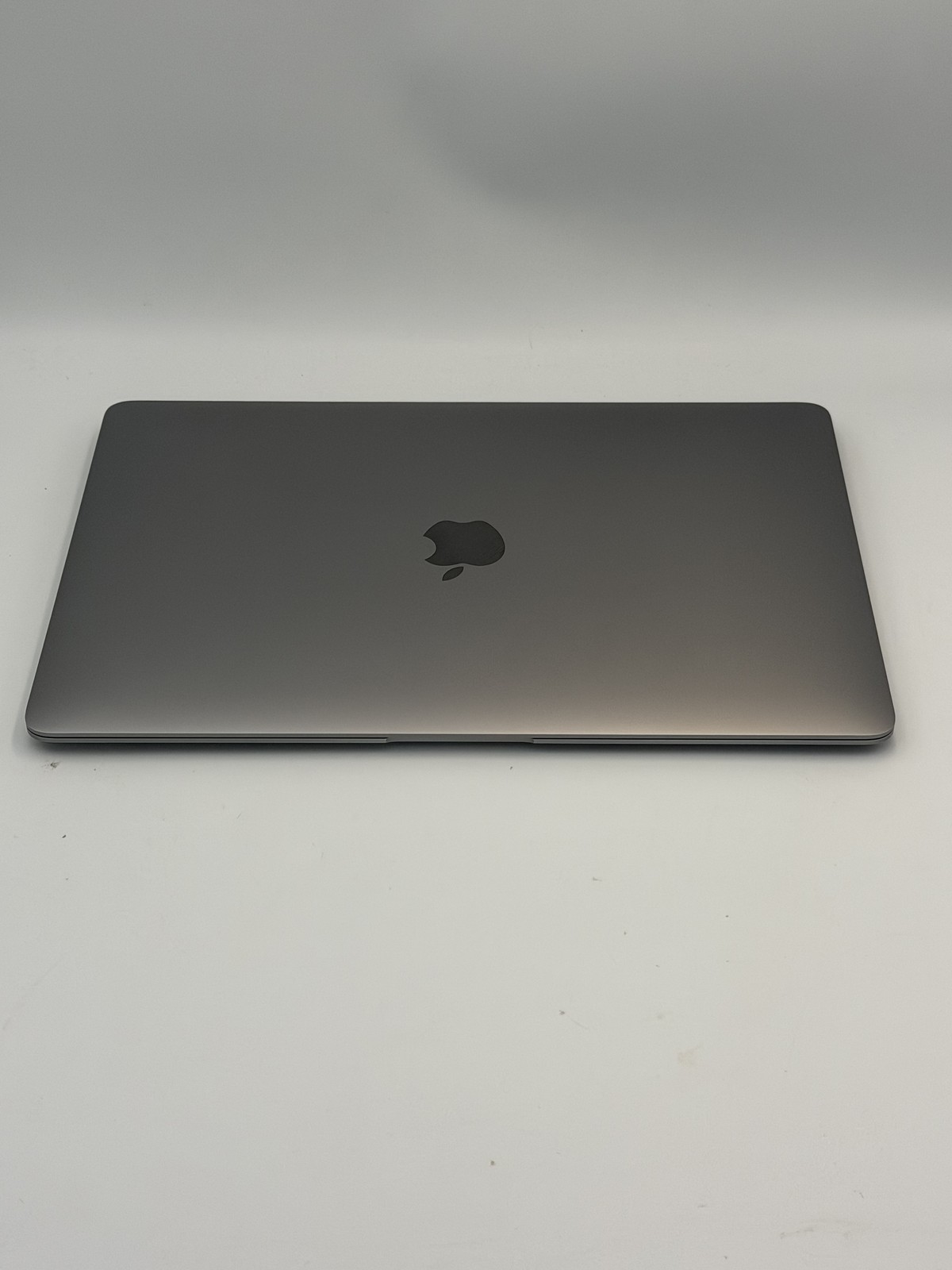 Apple MacBook Air (13-inch) [i3] (2020) Intel Core i3 1.1 GHz 8GB RAM 256GB SSD