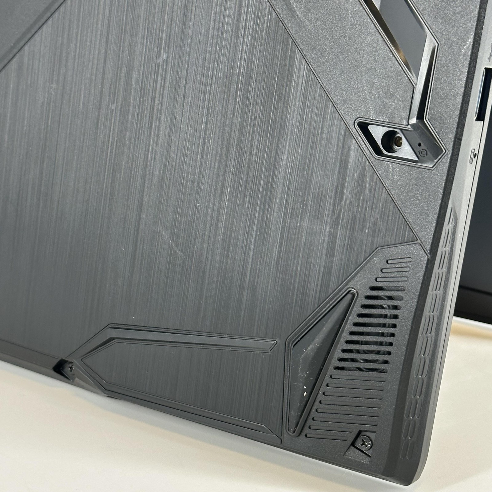 MSI Thin GF63 15.6 FHD 2.0 GHz i5-12450H 24GB 512GB SSD RTX 2050 FRAME SPLIT