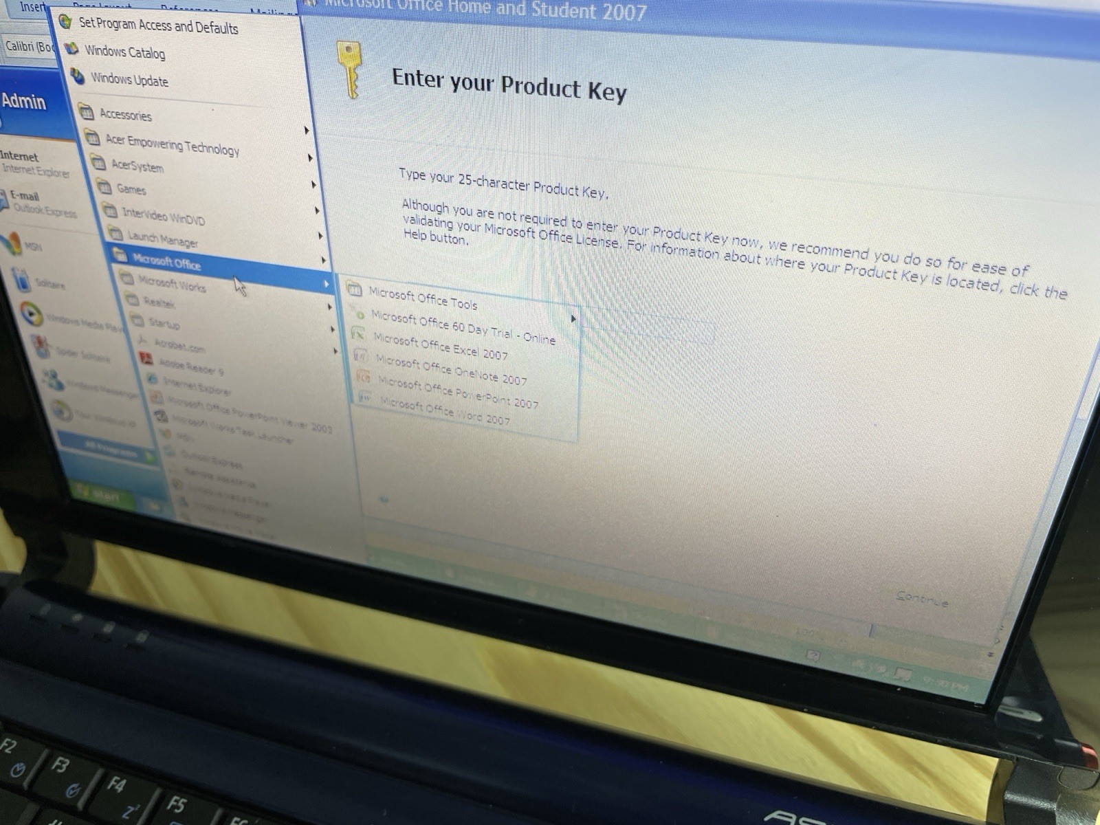 Acer Aspire One ZG5 Netbook 9” Intel Atom 1.6GHz 1GB Windows XP -No Charger