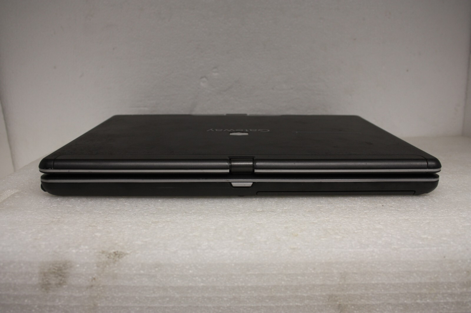 Gateway TB120 Core2 U7500 1.6Ghz 2GB Ram 80GB HDD W10Pro
