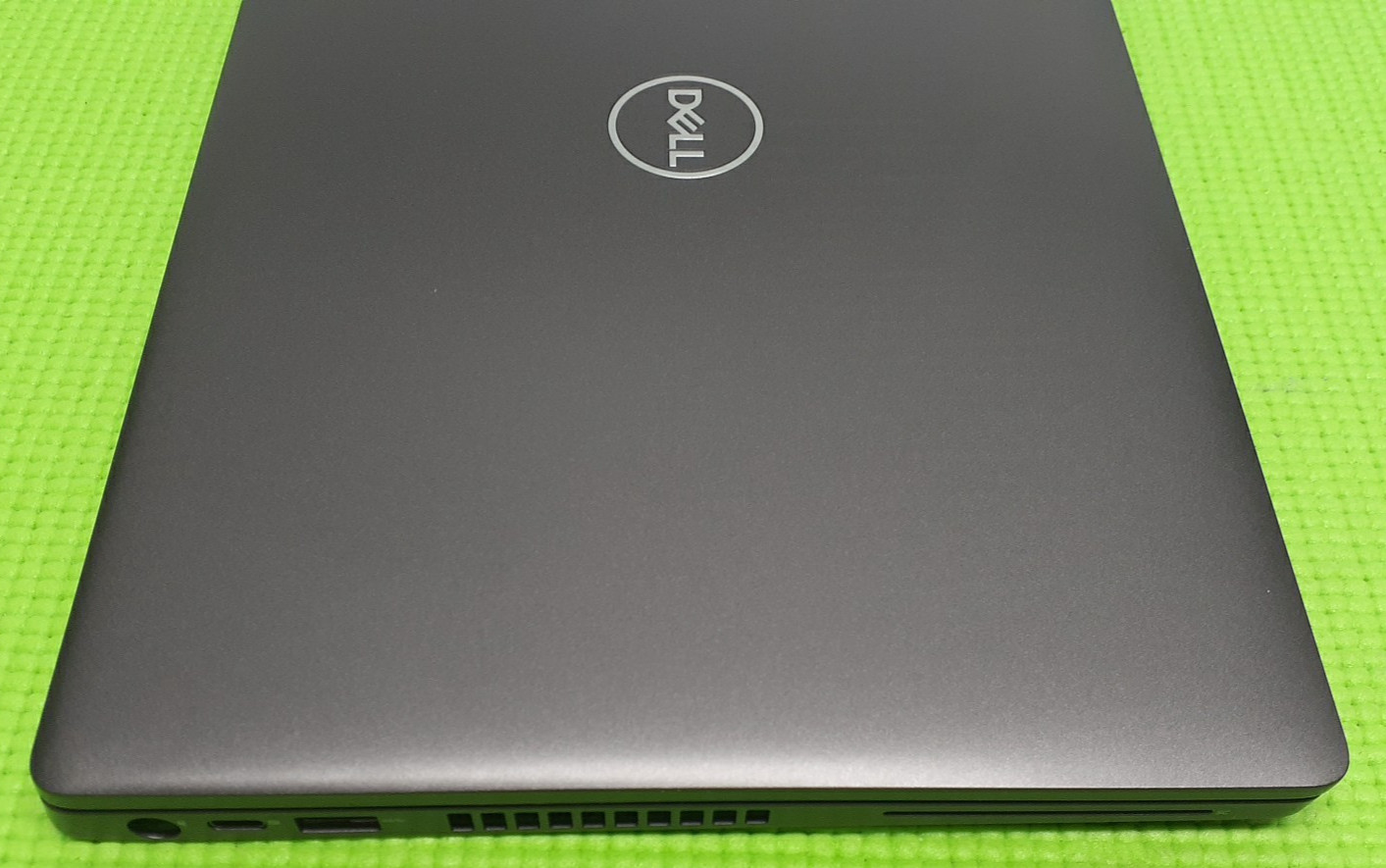 Dell Latitude *TOUCH* 5400 Core i7-8665U NO ssd+ 8gb No Os Excellent Batt+Ac ad