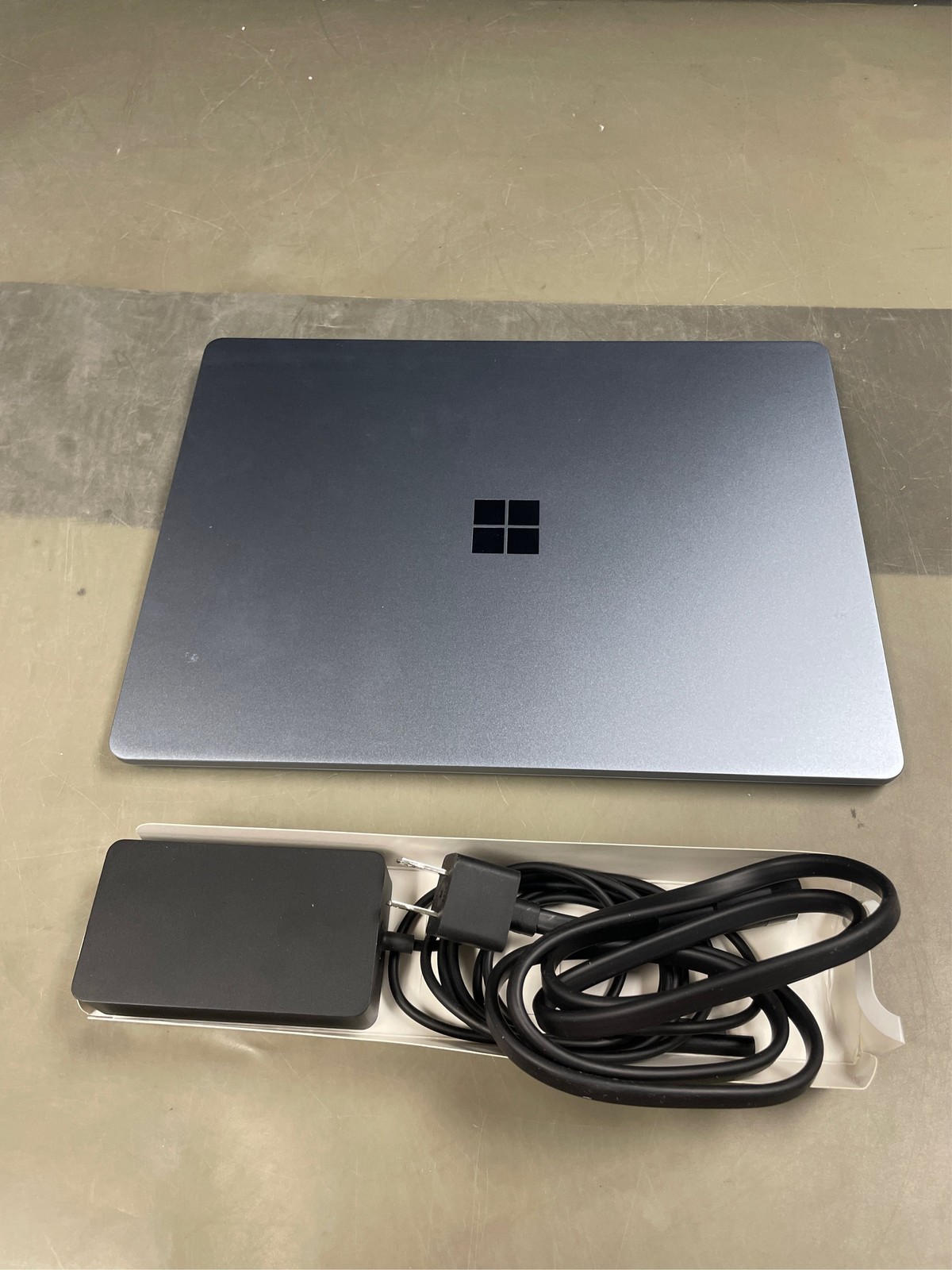 Microsoft Surface Laptop Go 2 12.4″ Intel Core i5 8GB RAM 256GB SSD Ice Blue