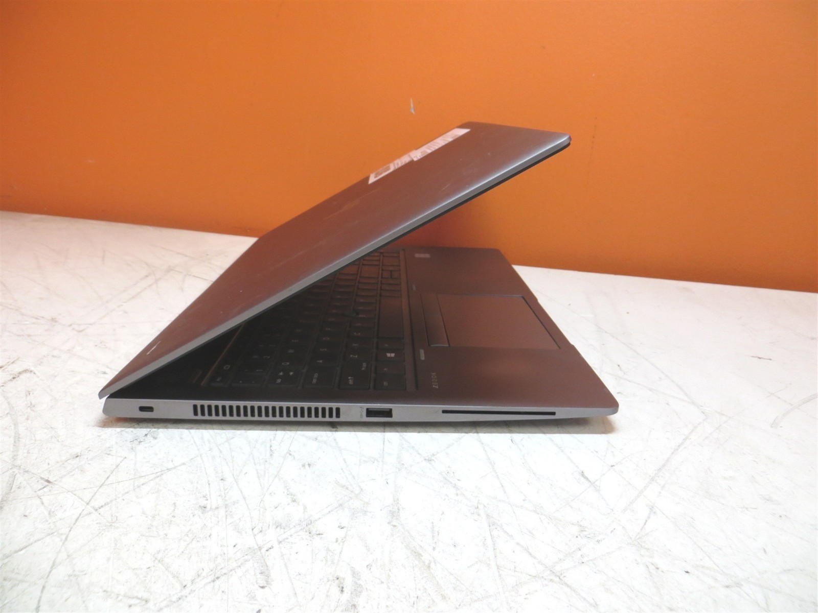Bad Keyboard HP ZBook 15u G5 Laptop Intel i7-8550U 1.8GHz 8GB 256GB SSD No PSU
