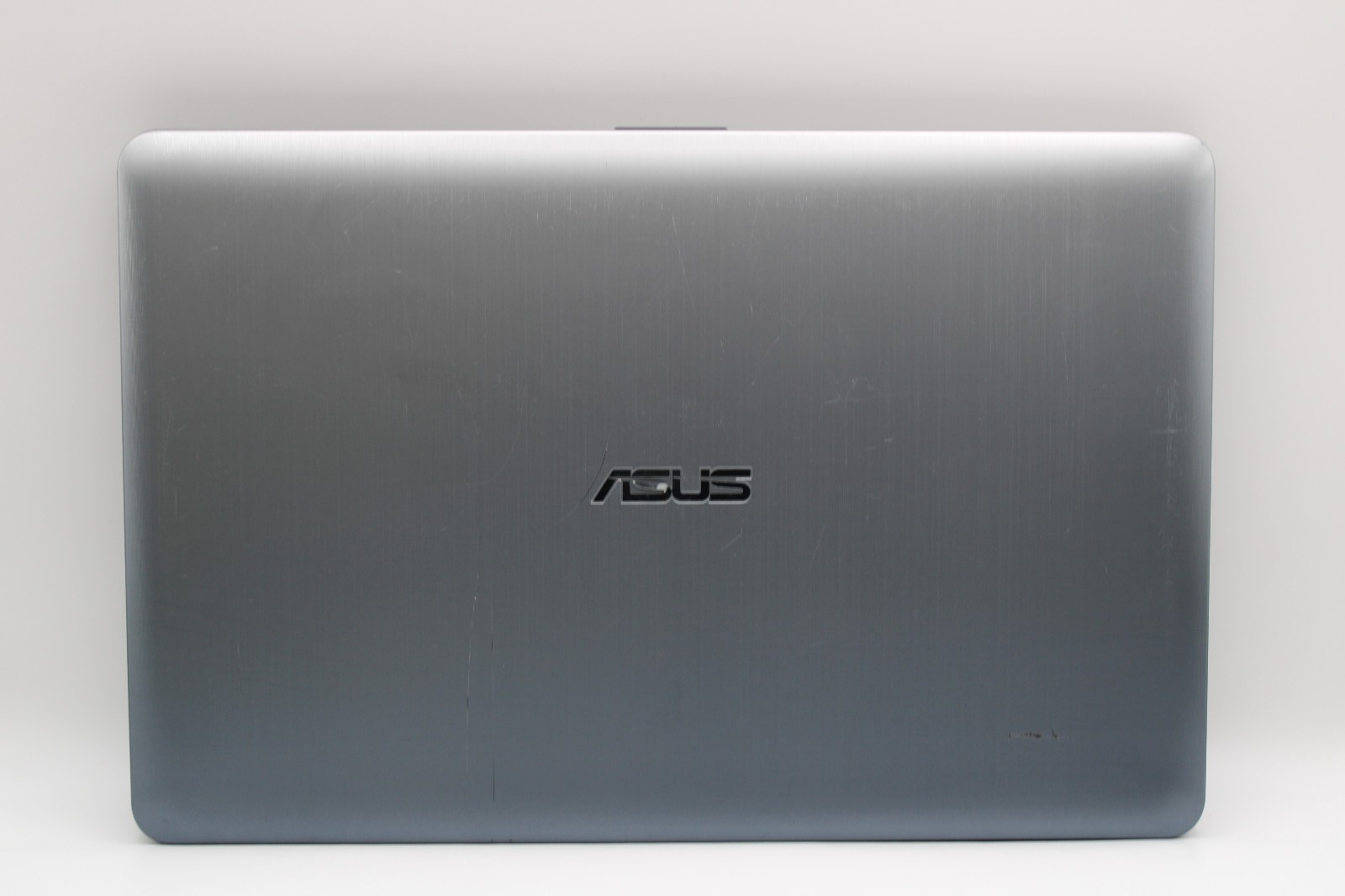 ASUS X540L _ i3-5020U @ 2.2 _ 4GB RAM _ 256GB SSD _ No OS _ w/ AC
