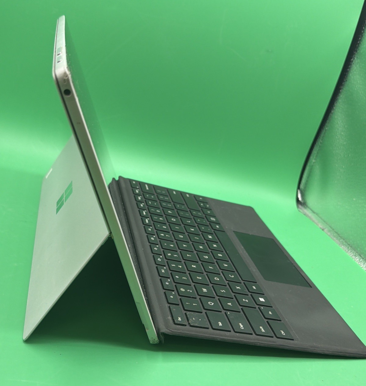 Microsoft Surface Pro 7+ LTE 1961 i5-1135G7 8GB RAM 256GB SSD Win 11 Pro
