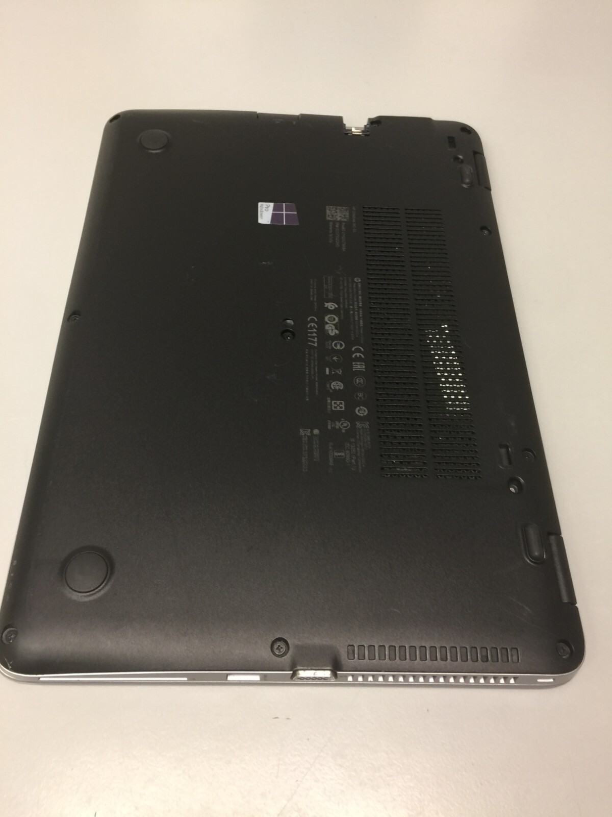 HP EliteBook 840 G3 14″ Core i5 6th gen 2.40GHz 12GB RAM 256GB SSD