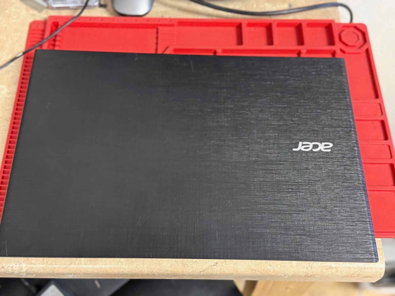 acer Aspire E5-522-89W6 laptop