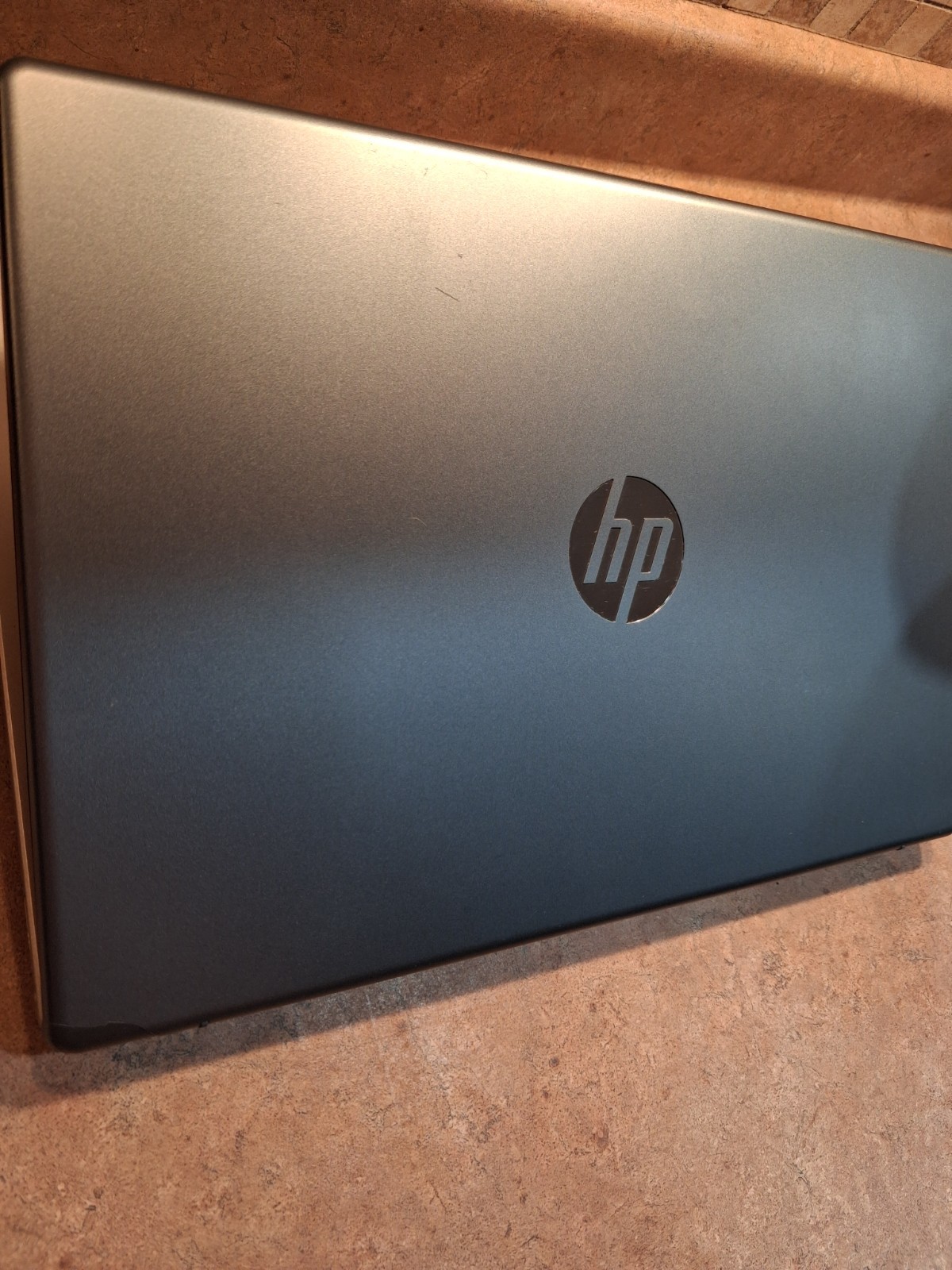 HP Laptop 14-EM0002WM 14″ Athlon Silver 7120U 2.4GHz 4GB RAM 128GB SSD – Blue