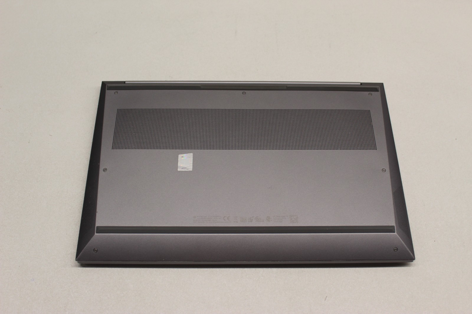 HP ZBook Studio G7 I7-10850H 512GB NvME 32GB DDR4 Win11P Nvidia QuadroT1000