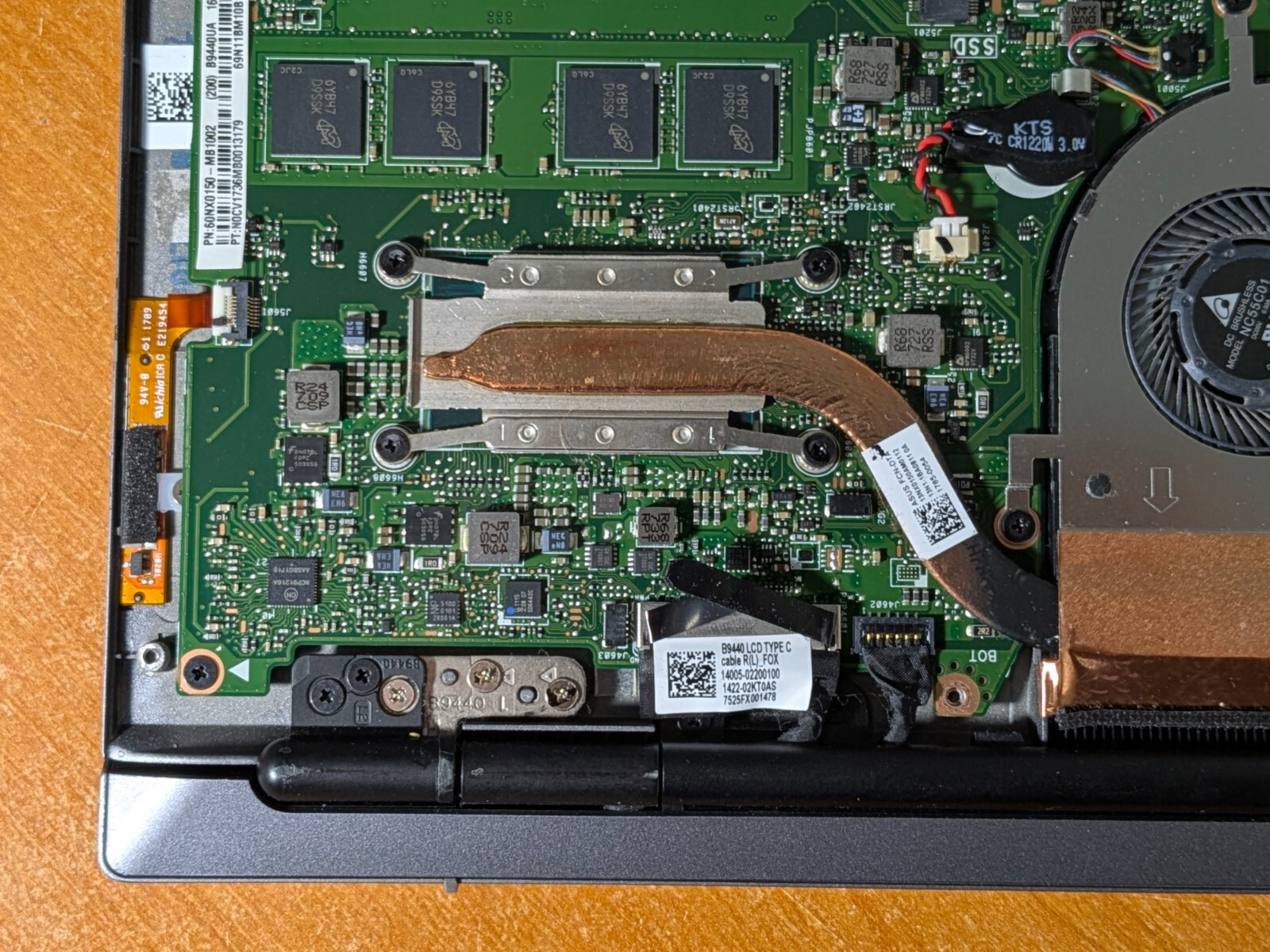 14″ ASUS B9440U Notebook Laptop – 7th Gen i7 Processor – No power!!