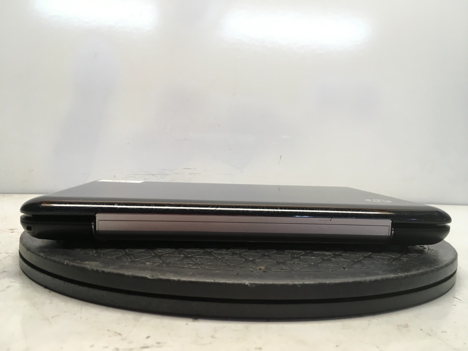 HP Mini 1035NR Intel Atom N270 1.6GHz 1 GB NO HDD