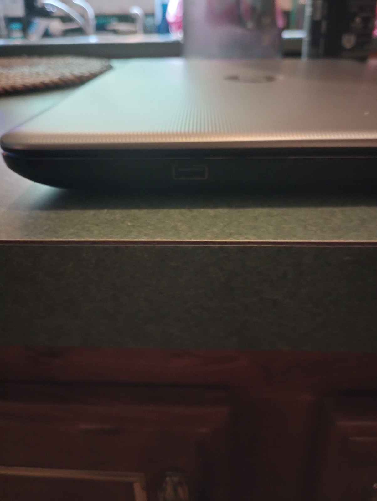 HP Notebook 14-an010nr 14″ – 4GB RAM – FAULTY HDD – Powers On –
