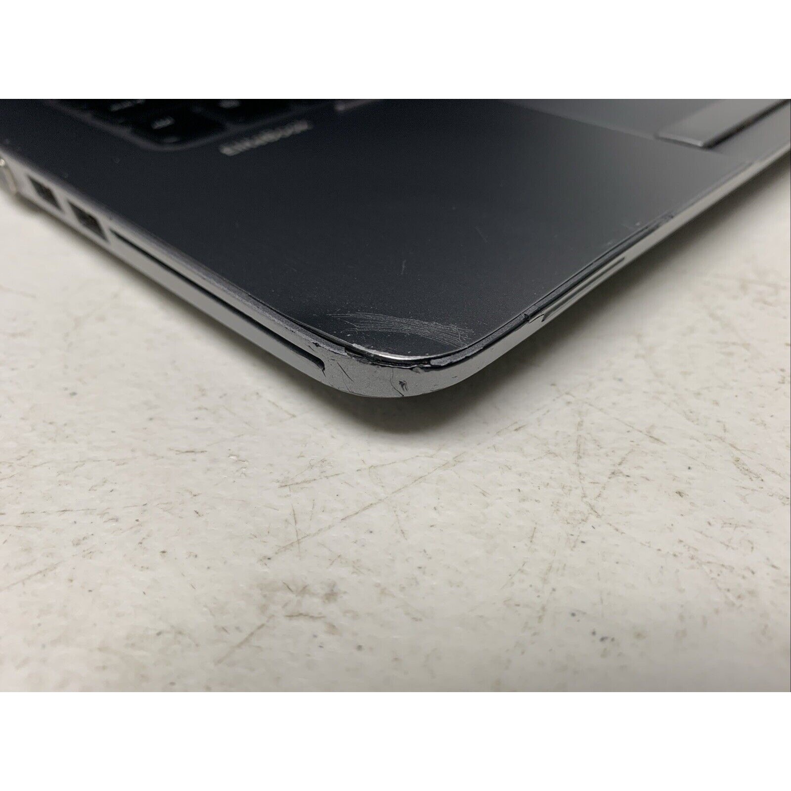 HP Elitebook 745 G2 AMD A10 Pro-7350B R6,10 2.1MHZ 8GB RAM 240GB SSD WIND 10 Pro