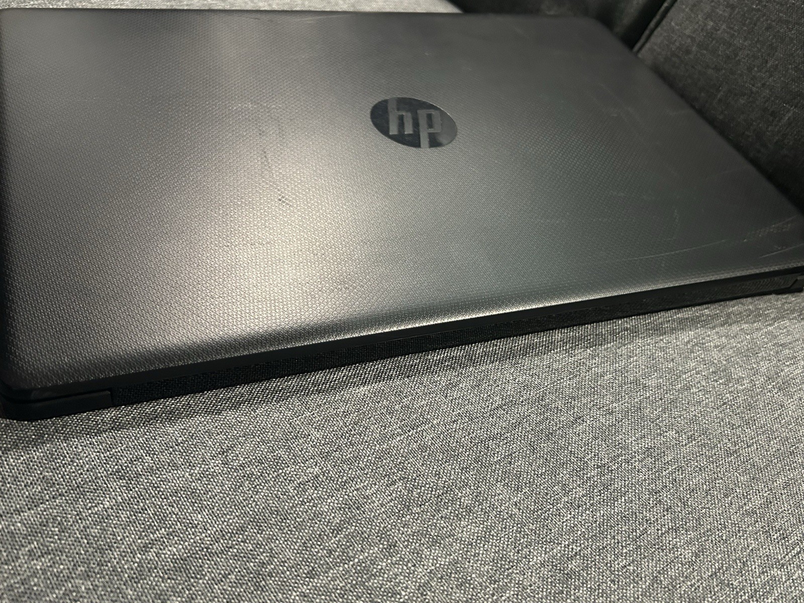 HP Laptop 17-by1xxx 17.3″ i5-8265U 8GB 512GB SSD Win11 Black UHD620