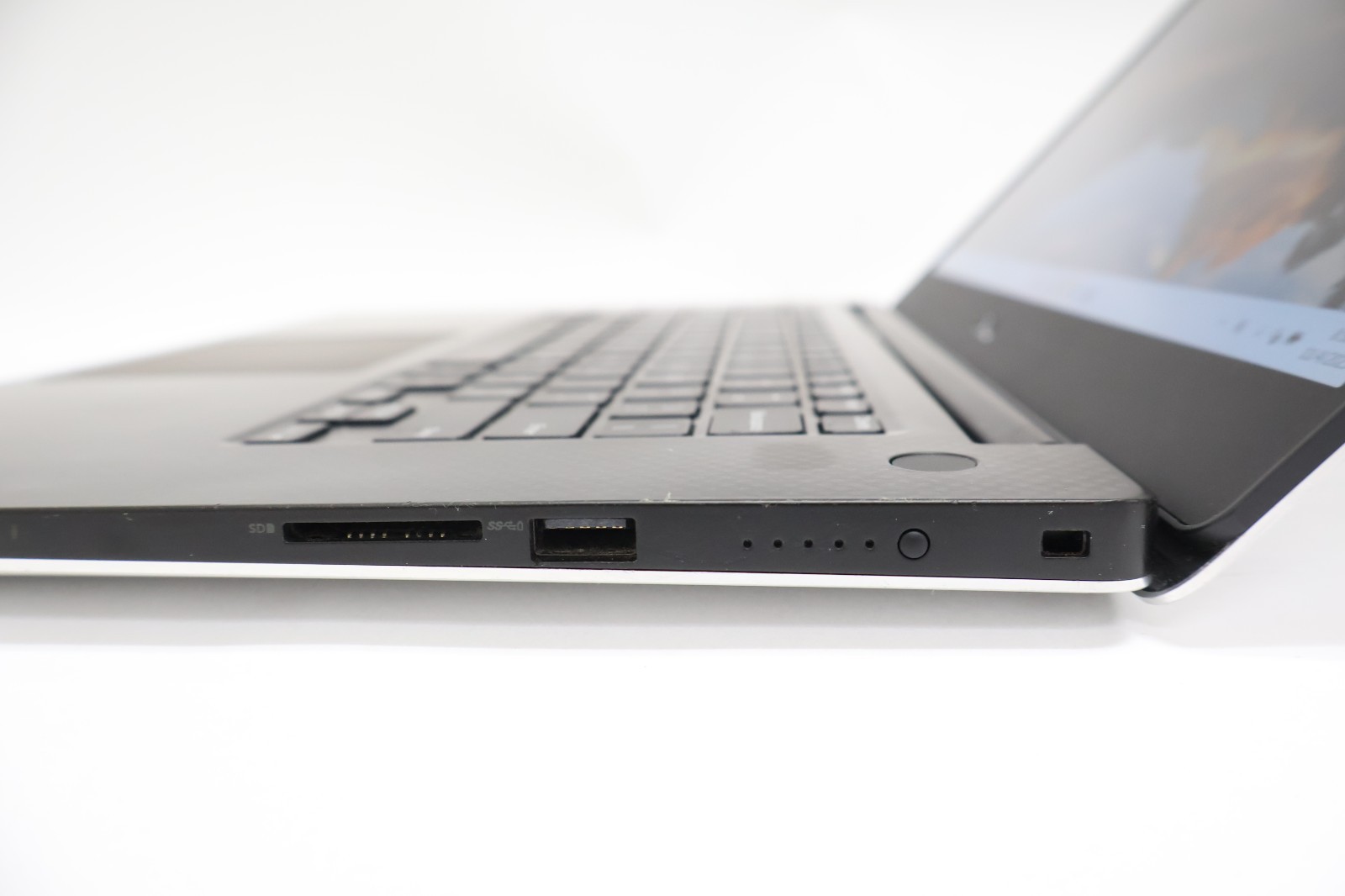Dell XPS 15 7590 15.6″ i7-9750H 2.60GHz 16GB RAM 500GB HDD Win 11 Pro Laptop
