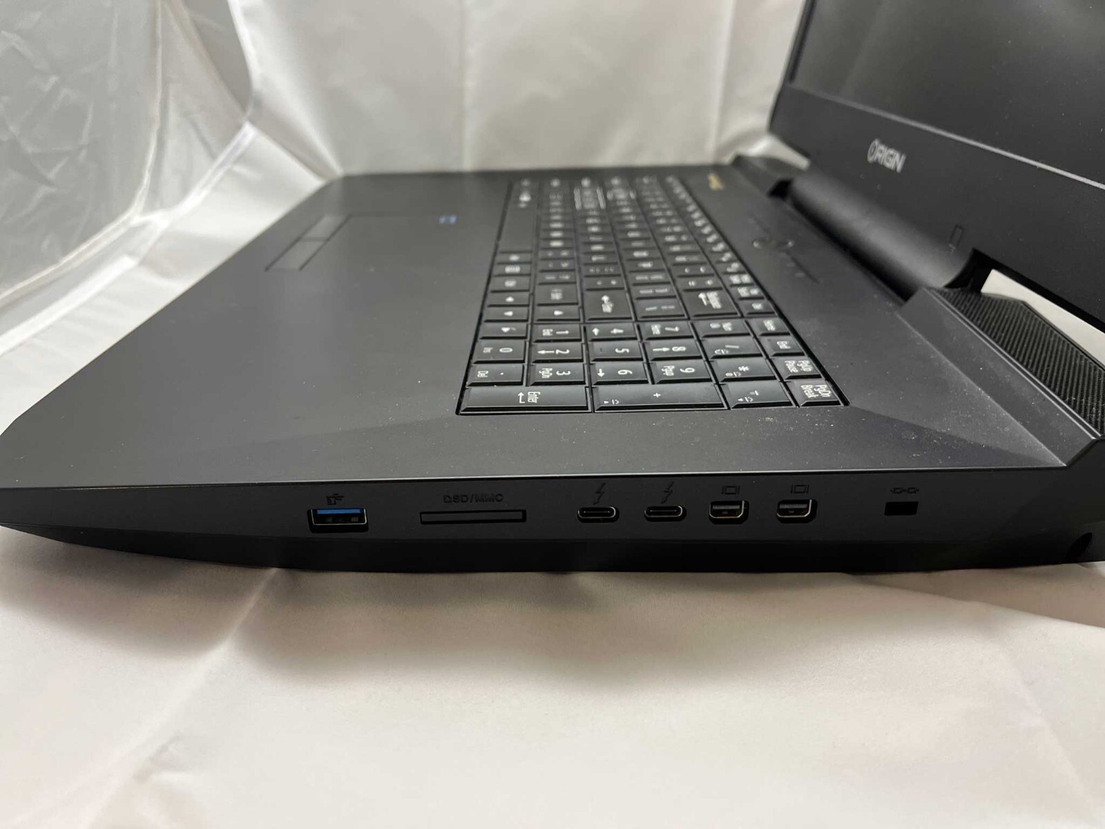 Origin Laptop EON17SLX 1080P GSYNC 17.3 – Black color