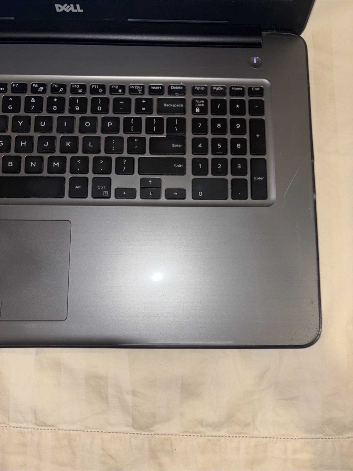 17.3″ Dell INSPIRON 17 5767 Laptop i5-7200U @ 2.50GHz 8GB RAM 500GB HDD Win 10H