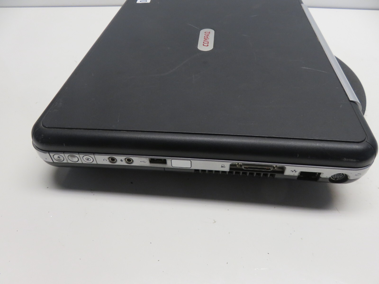 HP Compaq Presario R3000 R3200 Laptop AMD Athlon XP 512MB Ram No HDD or Battery