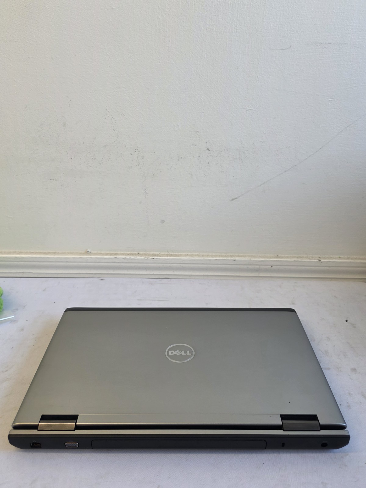 Dell Vostro 3750 Laptop – Intel i5-2450m – 8GB RAM – 1TB HDD – BAD BATT – Win 10
