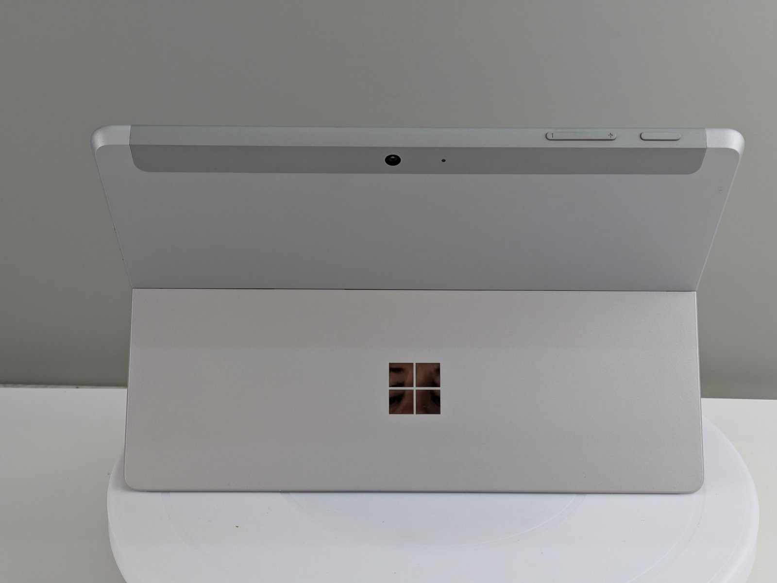 Microsoft Surface Go 2 10.5″ m3-8100Y 8GB RAM 256GB SSD Windows 11 Pro BAD BATT