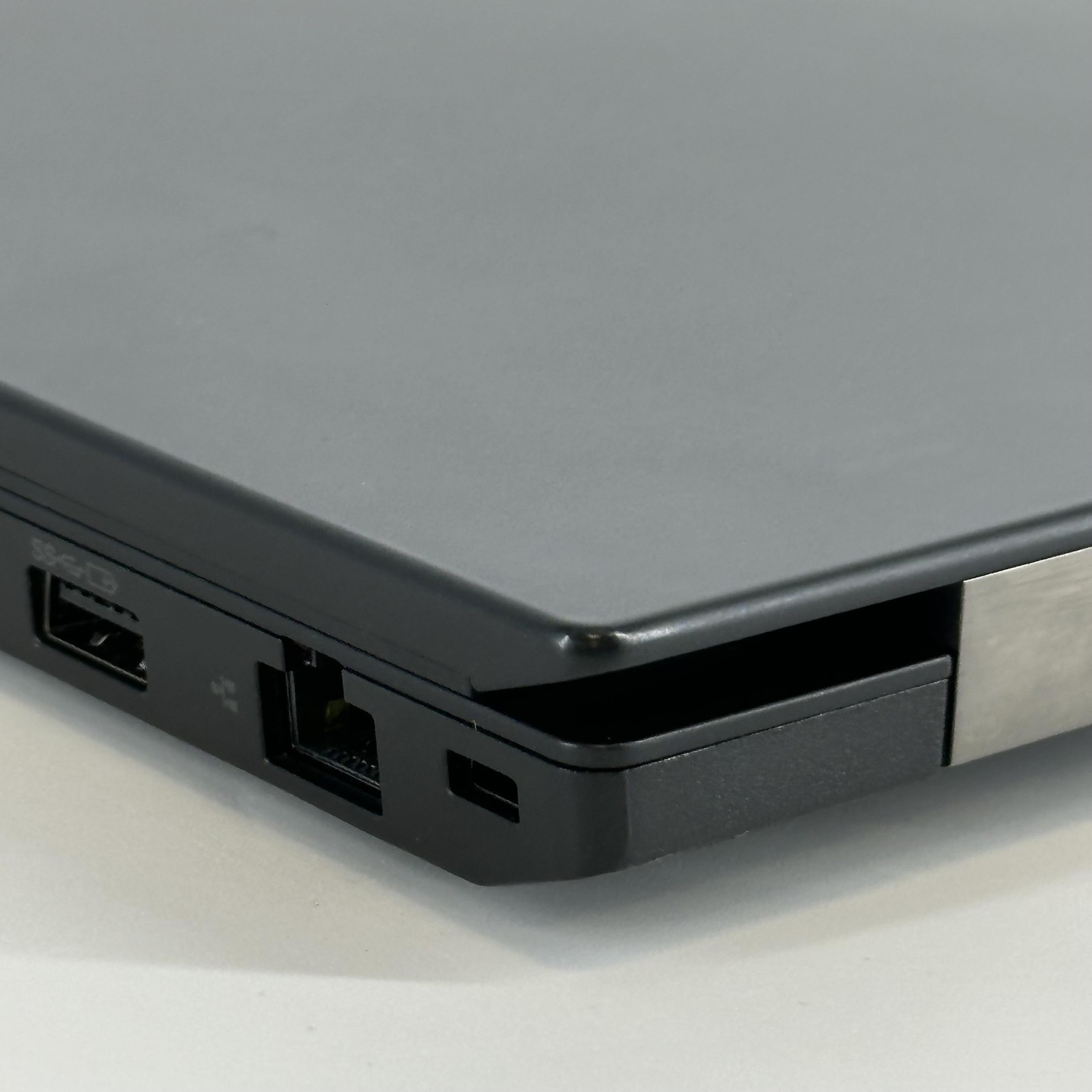 Lenovo ThinkPad P15v Gen 3 Black FHD 2.3 GHz i7-12700H 32GB 2TB/2TB Very Good