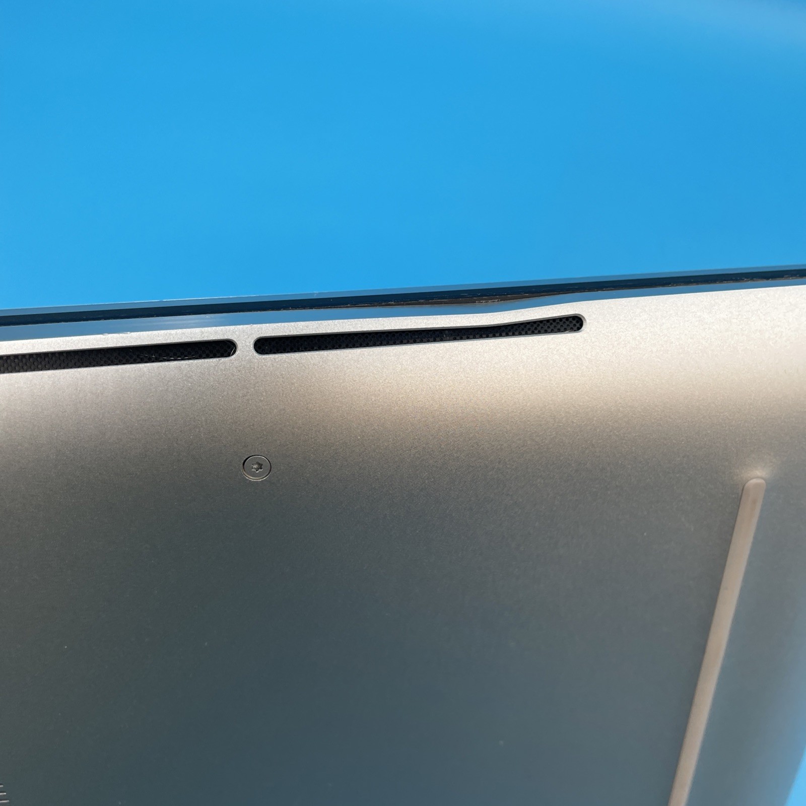 Dell XPS 15 9510 | i9-11900H | 64GB RAM | 512GB SSD | RTX 3050 | NO OS | 39%
