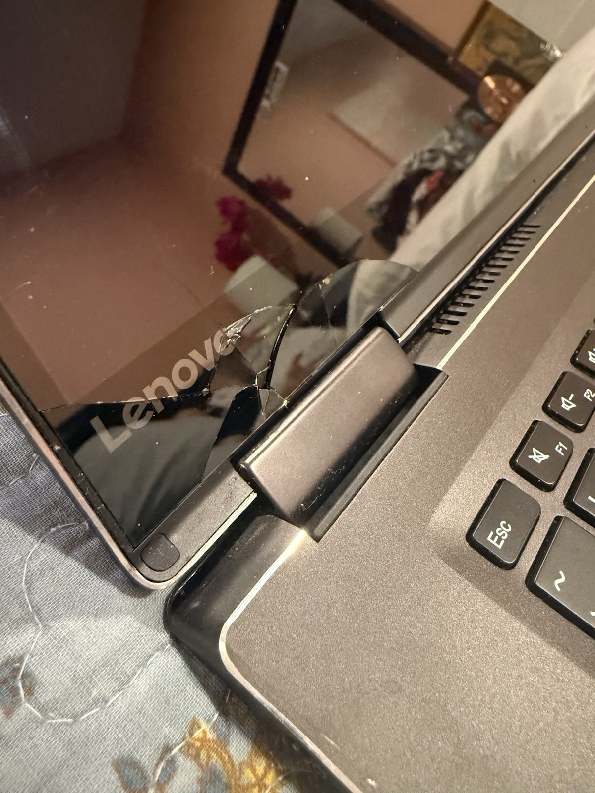 LENOVO YOGA 710-15IKB INTEL CORE I7 FOR PARTS/AS-IS