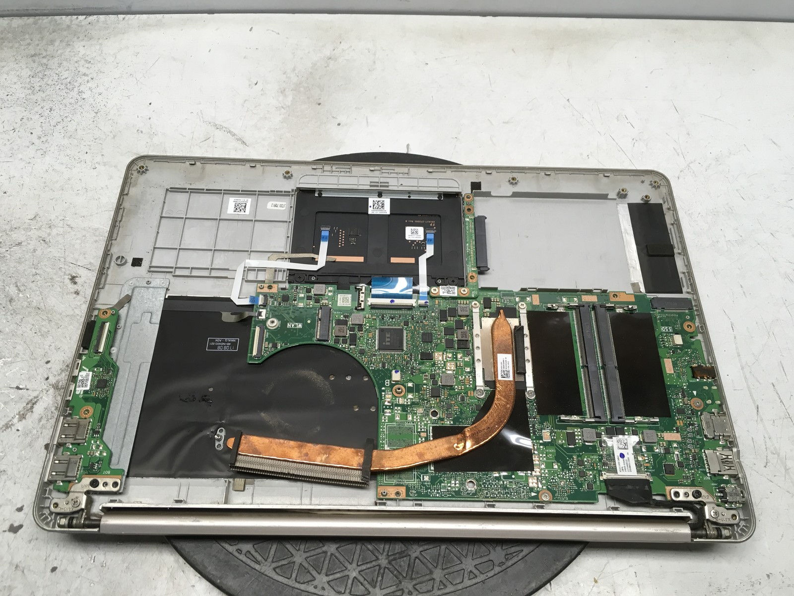 Asus Vivobook Laptop Intel i3 7th gen No RAM NO HDD No Batt